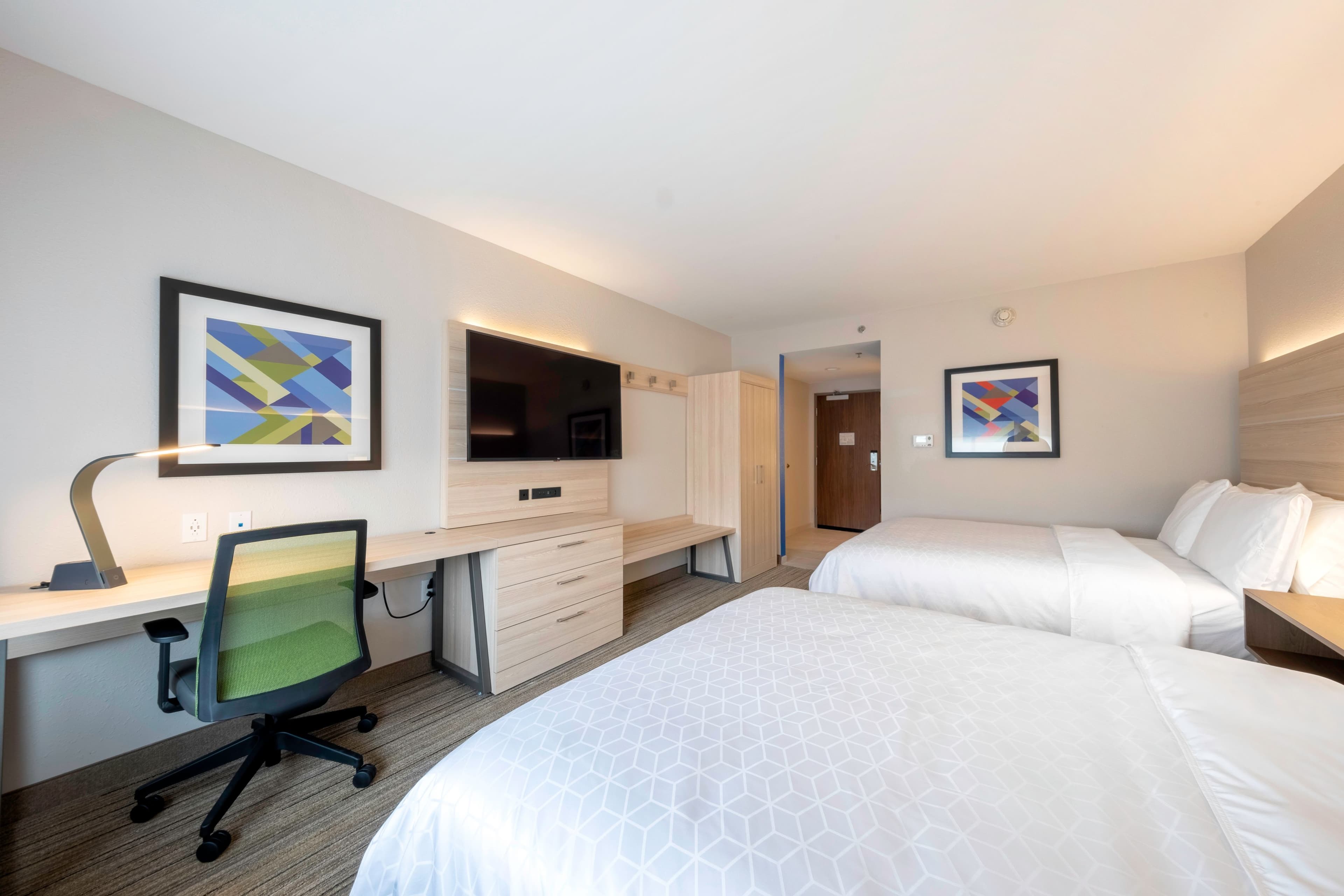 Holiday Inn Express & Suites Staunton — 26