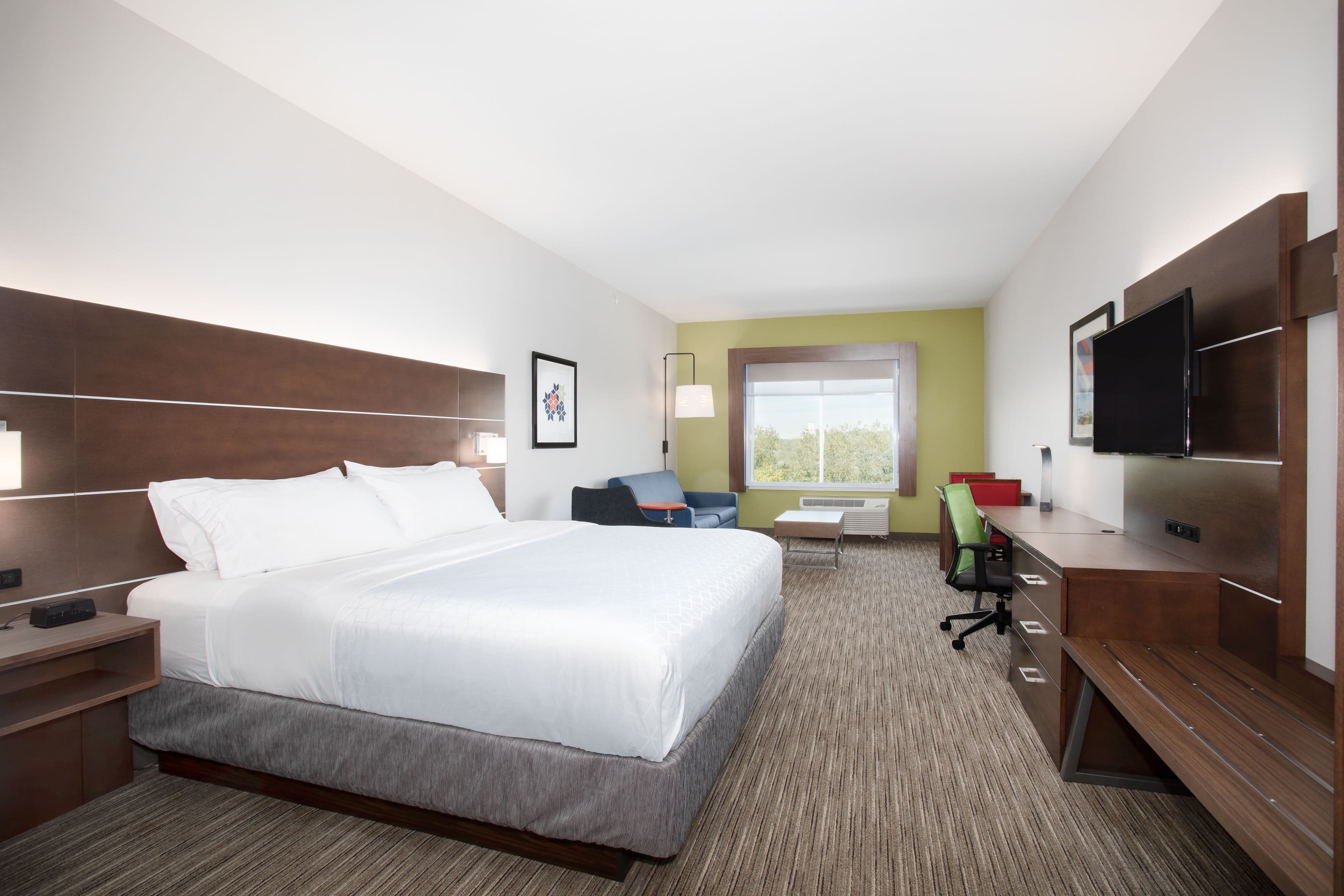 Holiday Inn Express & Suites Sterling — 35