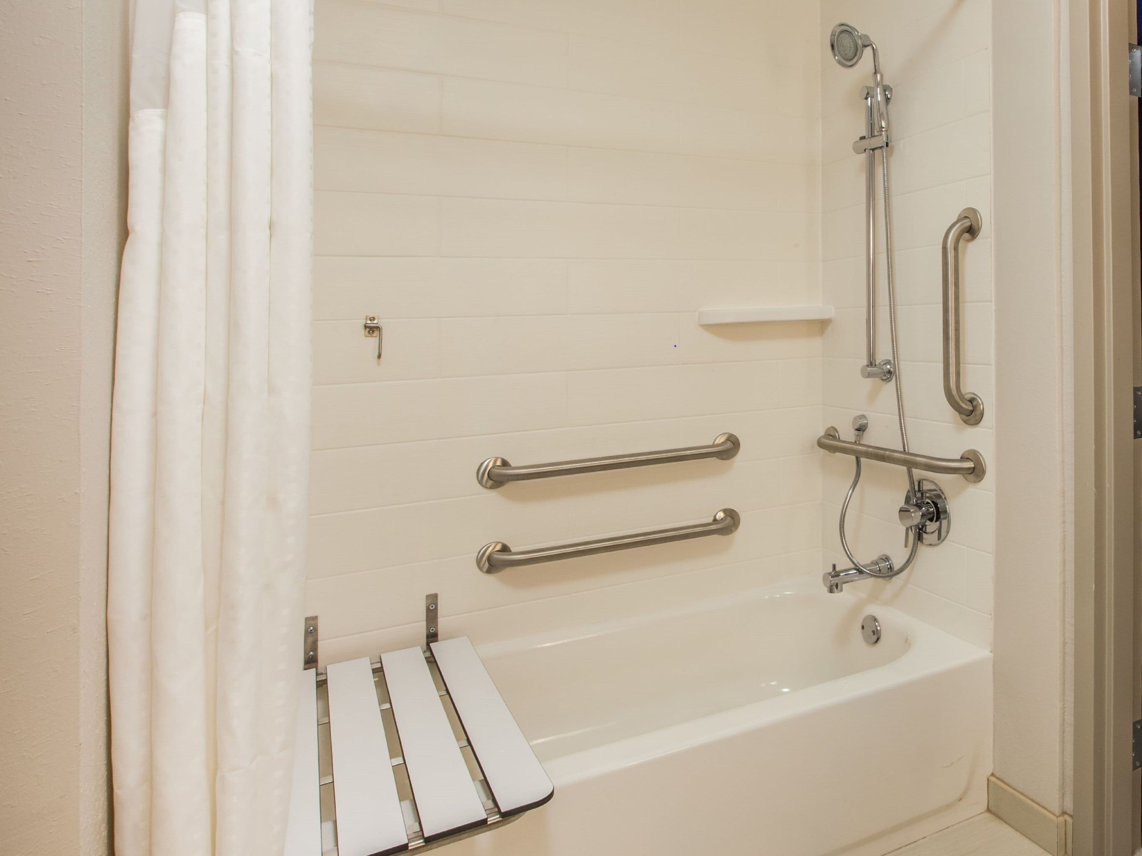Holiday Inn Express & Suites Sturbridge — 14