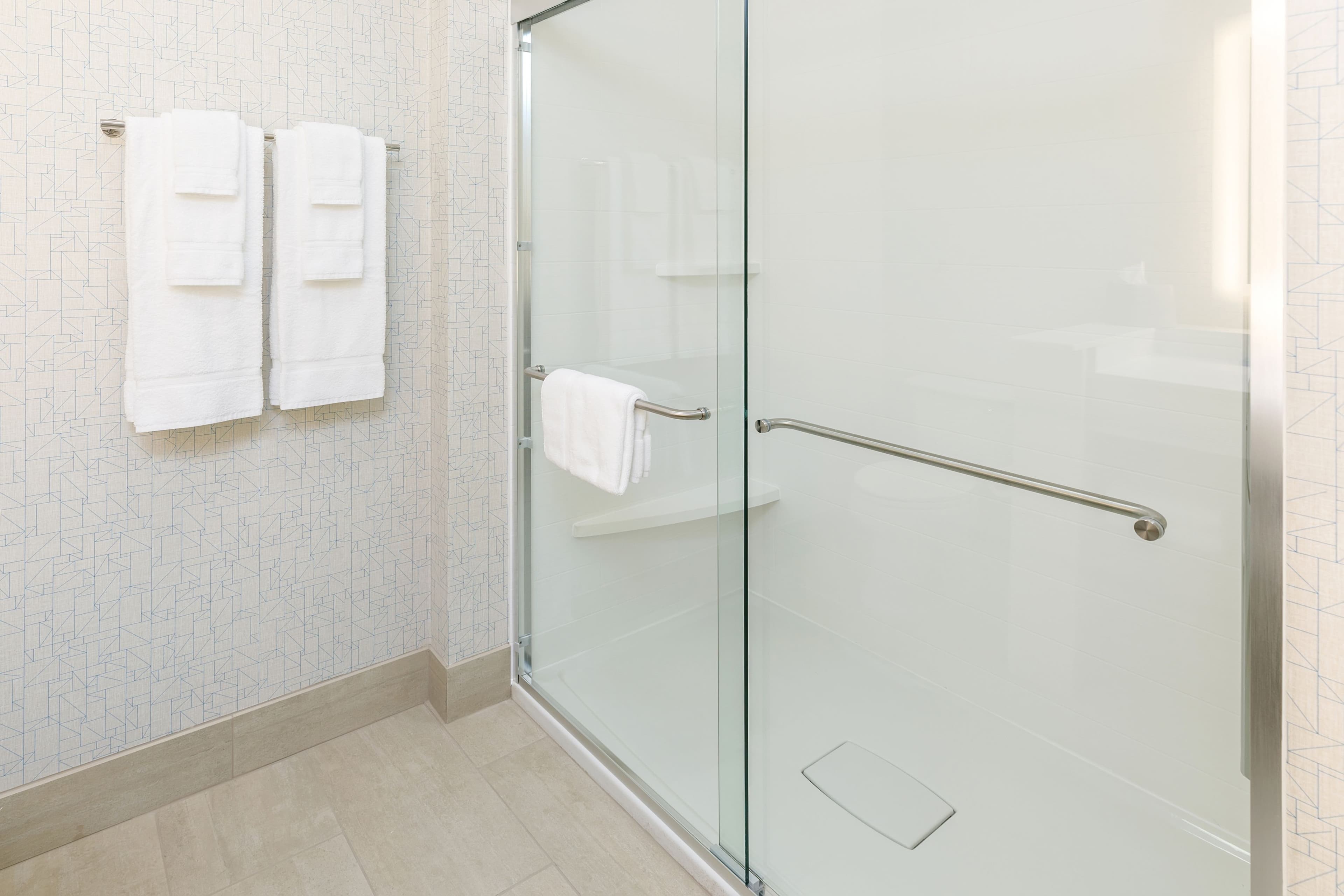 Holiday Inn Express & Suites Sturbridge — 6