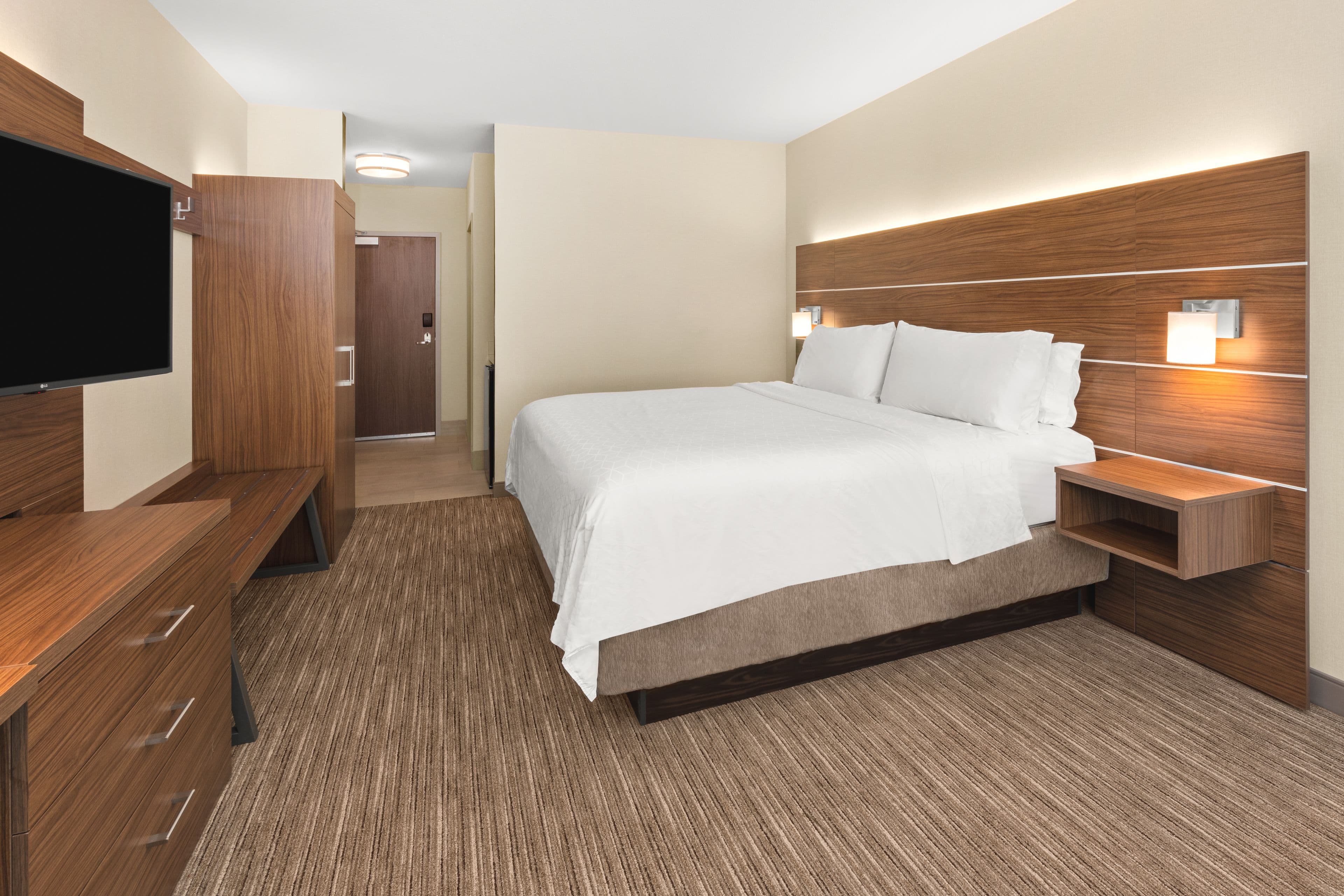 Holiday Inn Express & Suites Suisun City — 10