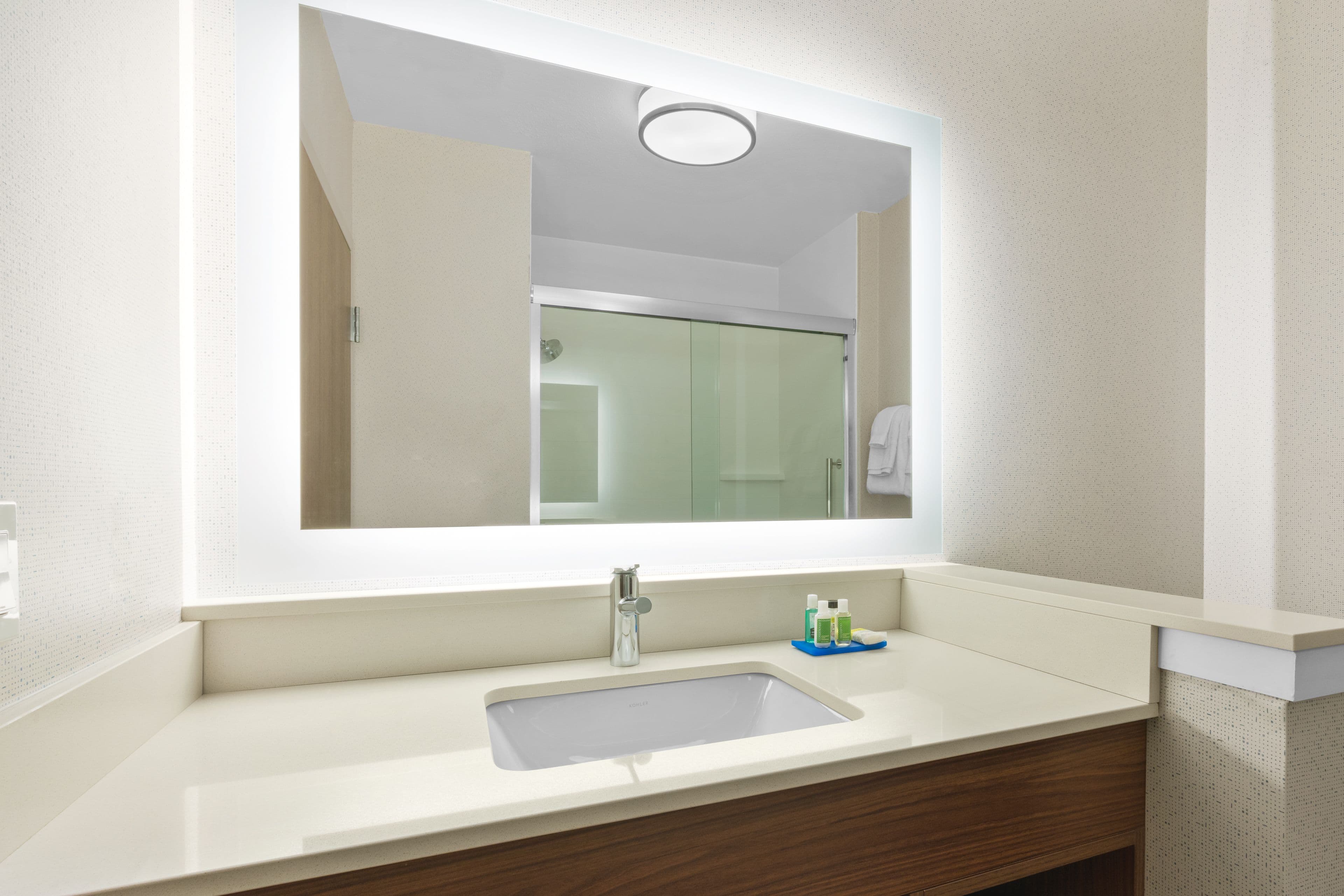 Holiday Inn Express & Suites Suisun City — 6
