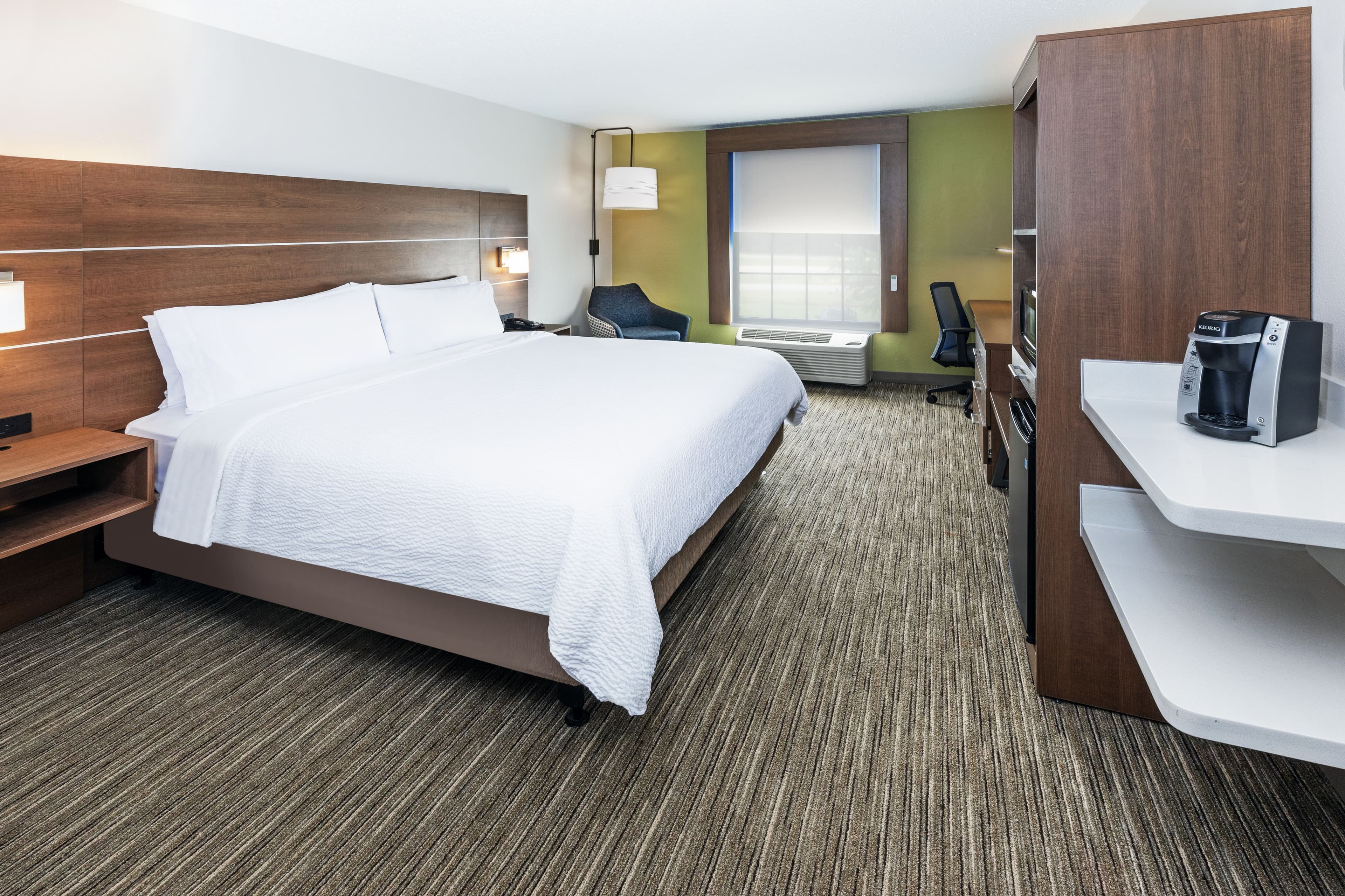 Holiday Inn Express & Suites Sulphur (Lake Charles) — 3