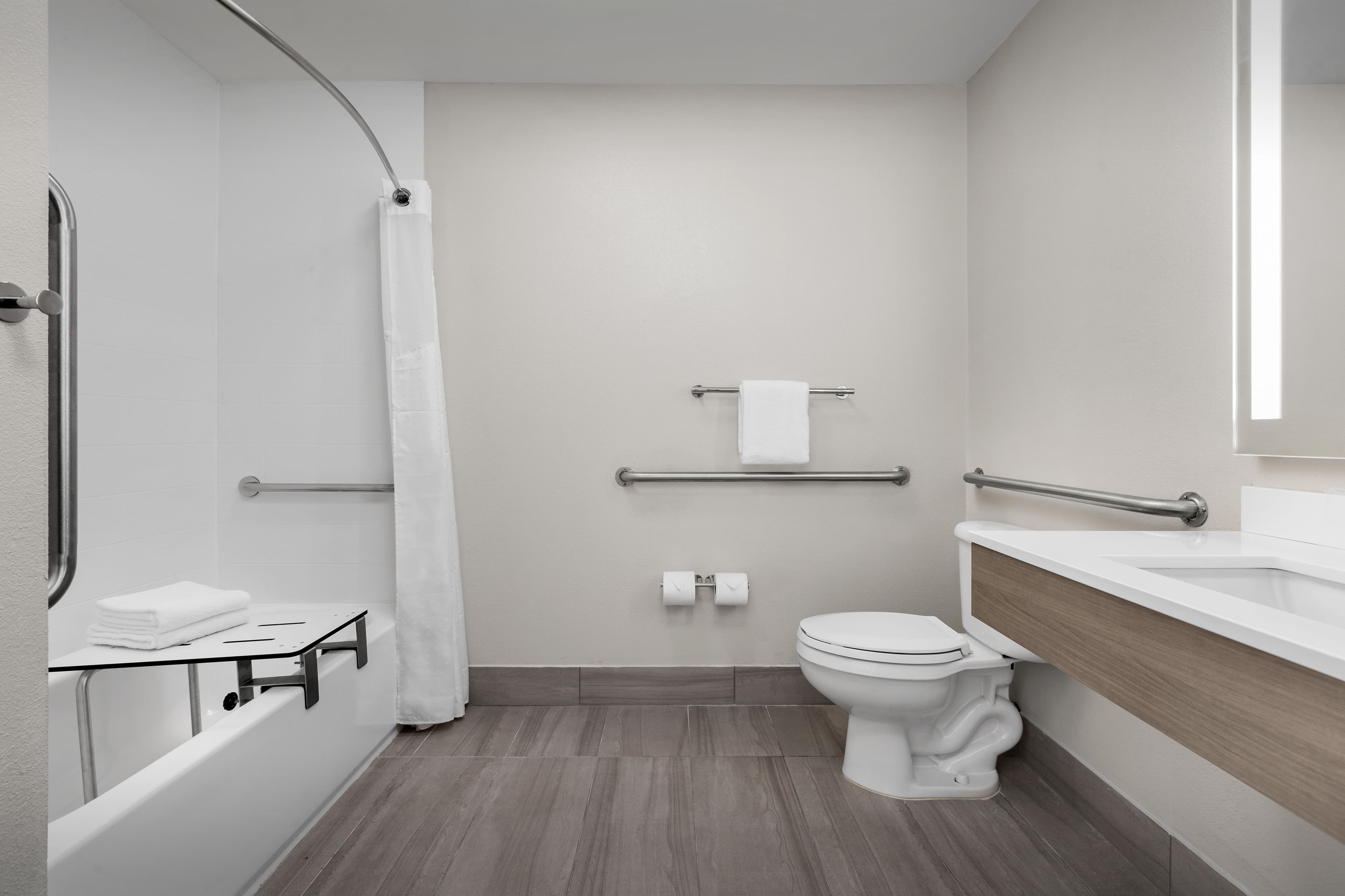 Holiday Inn Express & Suites Superior - Duluth Area — 14