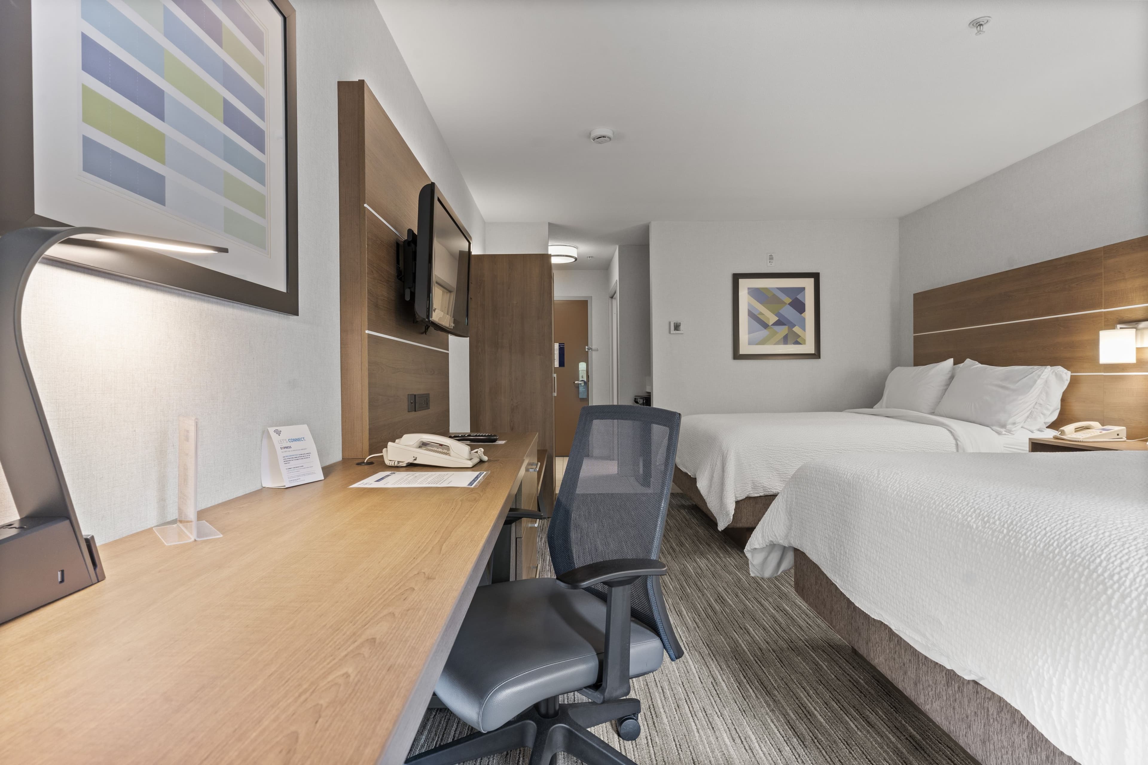 Holiday Inn Express & Suites Surrey — 29
