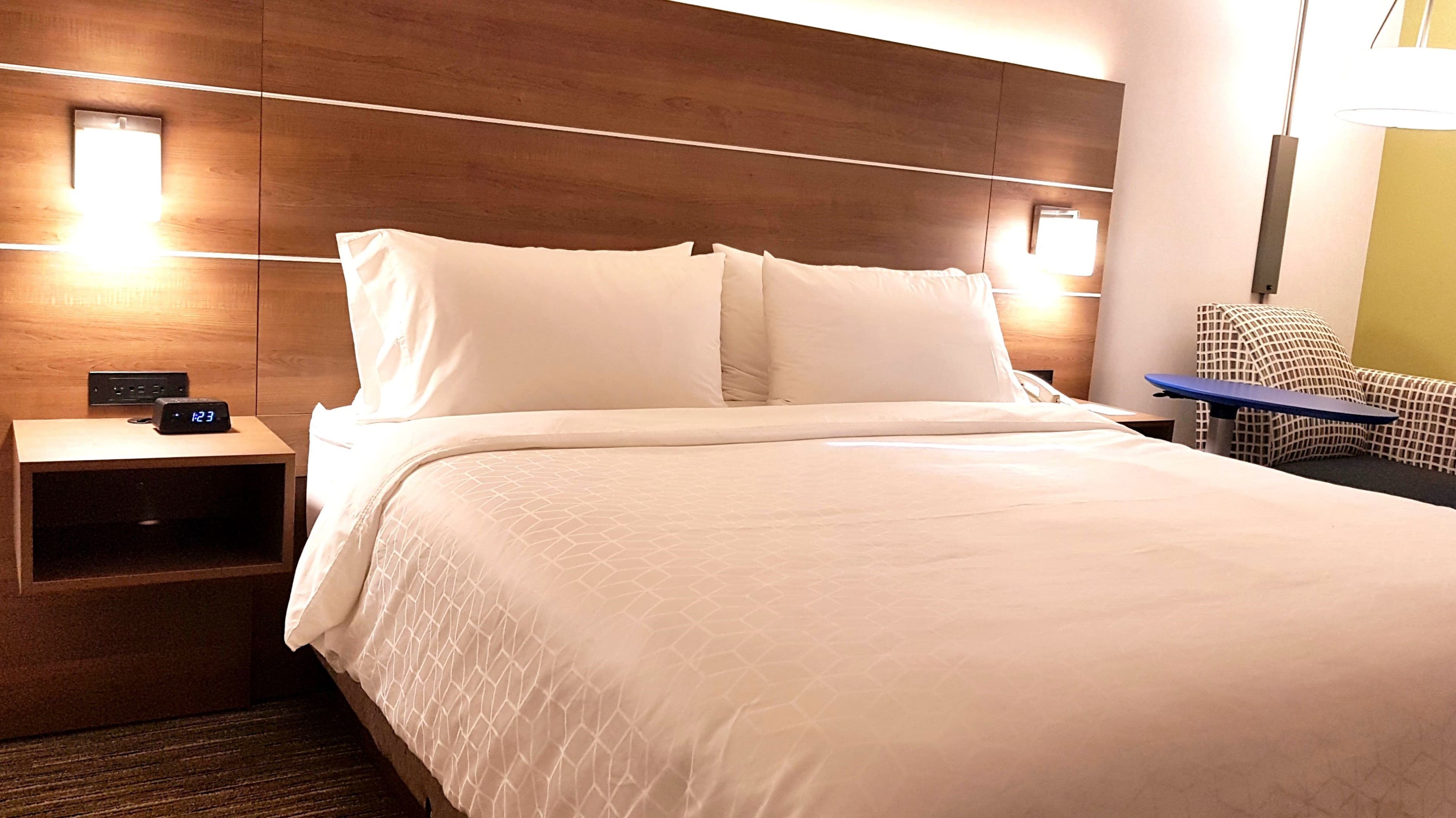 Holiday Inn Express & Suites Surrey — 7