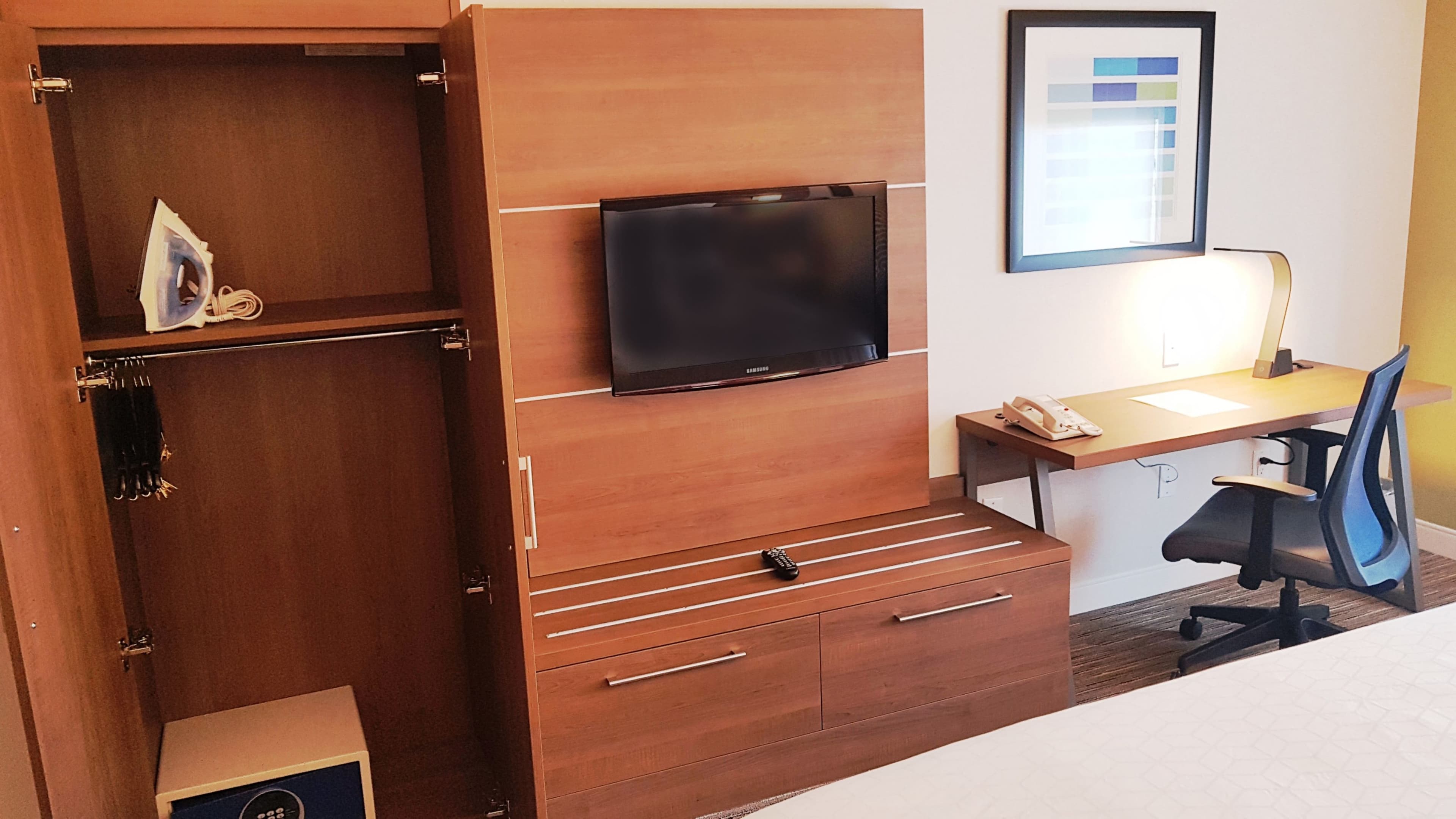 Holiday Inn Express & Suites Surrey — 15
