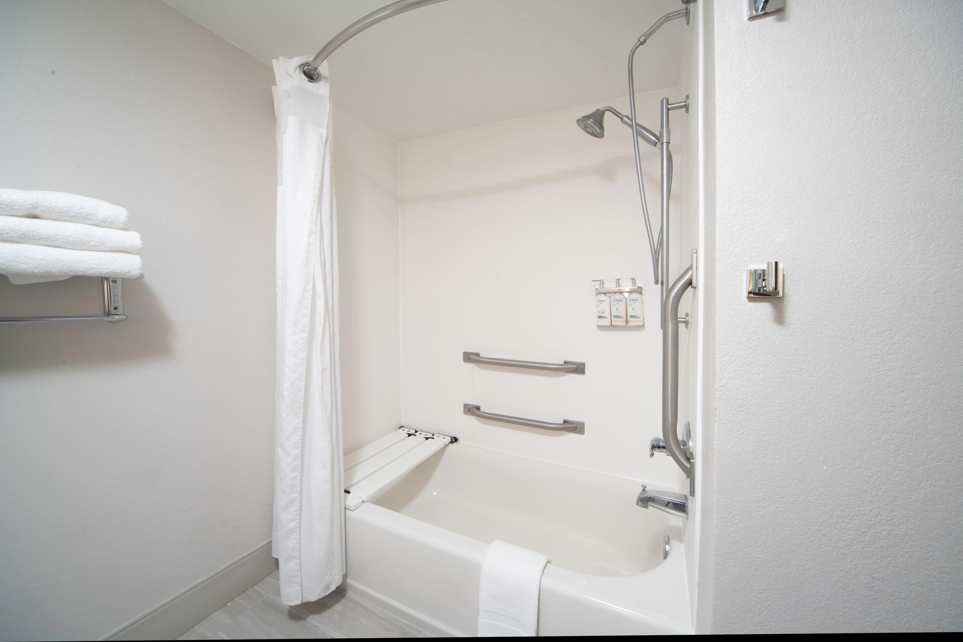 Holiday Inn Express & Suites Atlanta-Johns Creek — 22