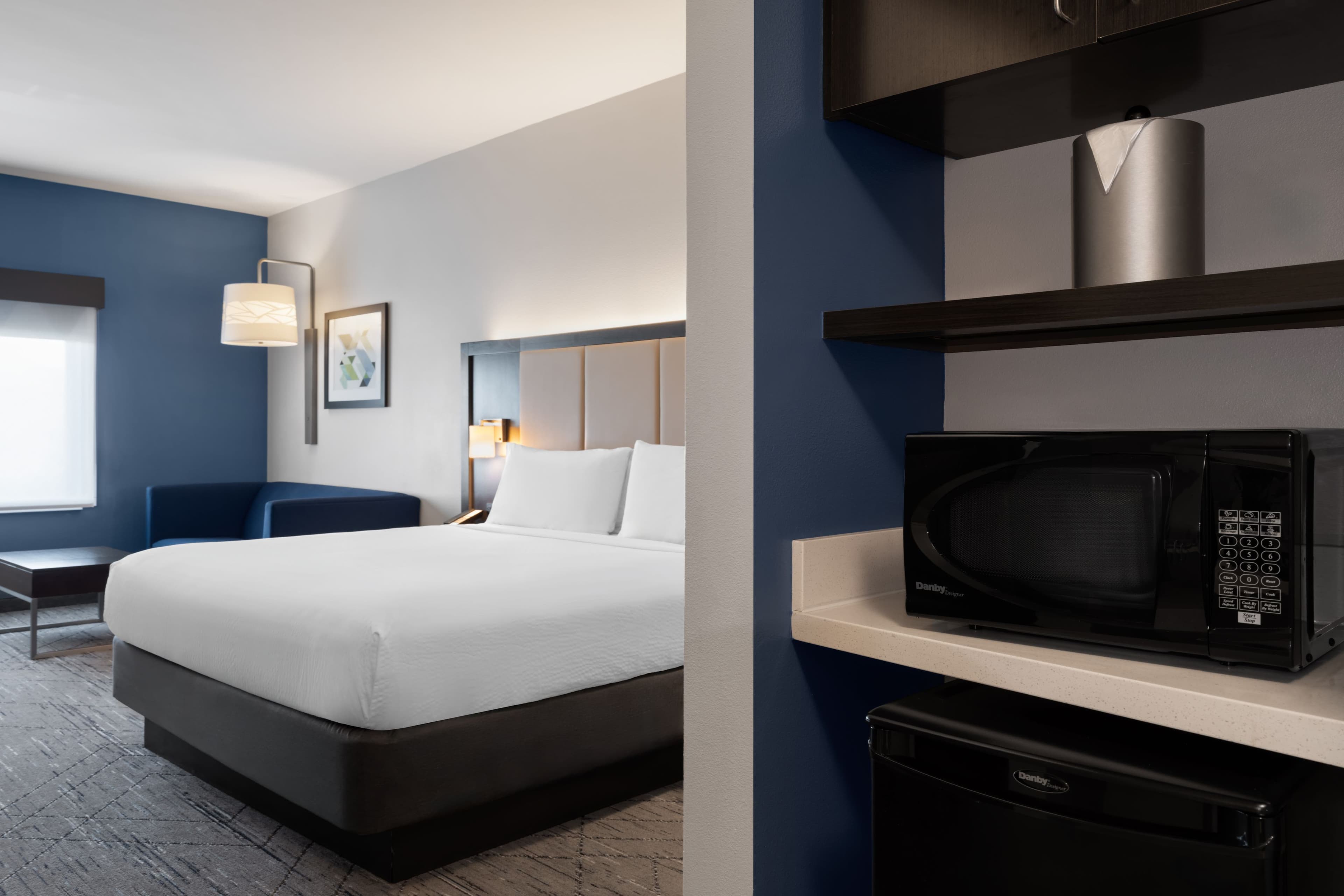 Holiday Inn Express & Suites Tampa East - Ybor City — 14