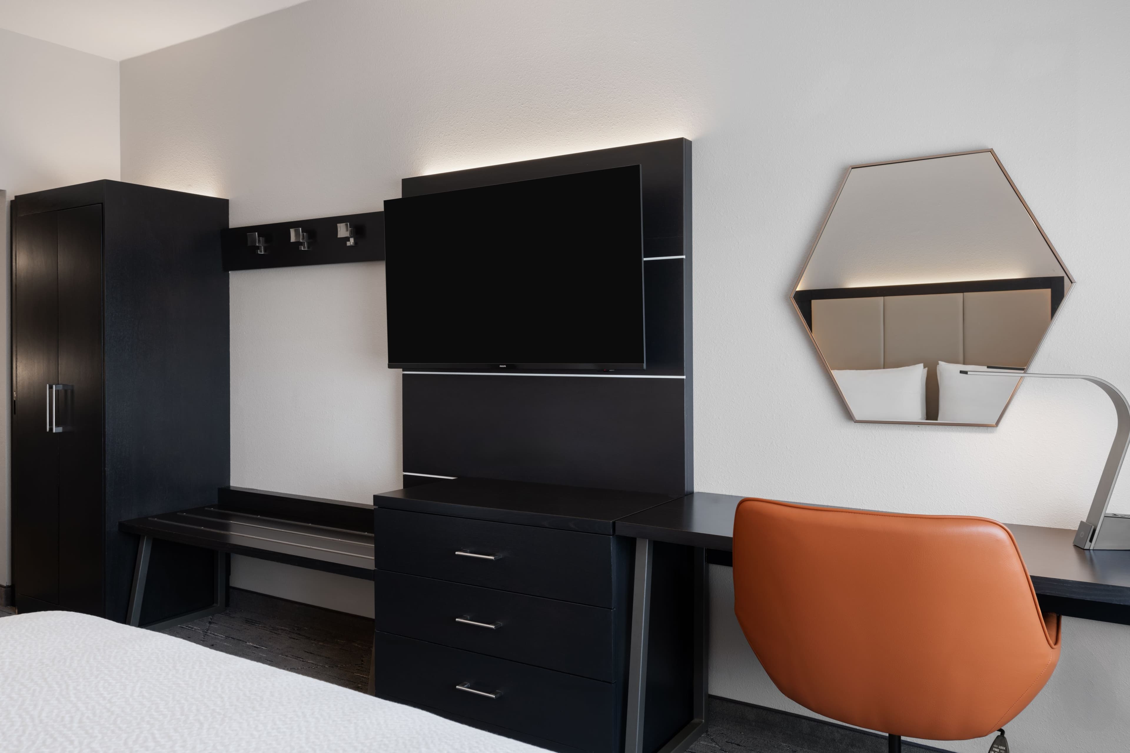 Holiday Inn Express & Suites Tampa East - Ybor City — 13