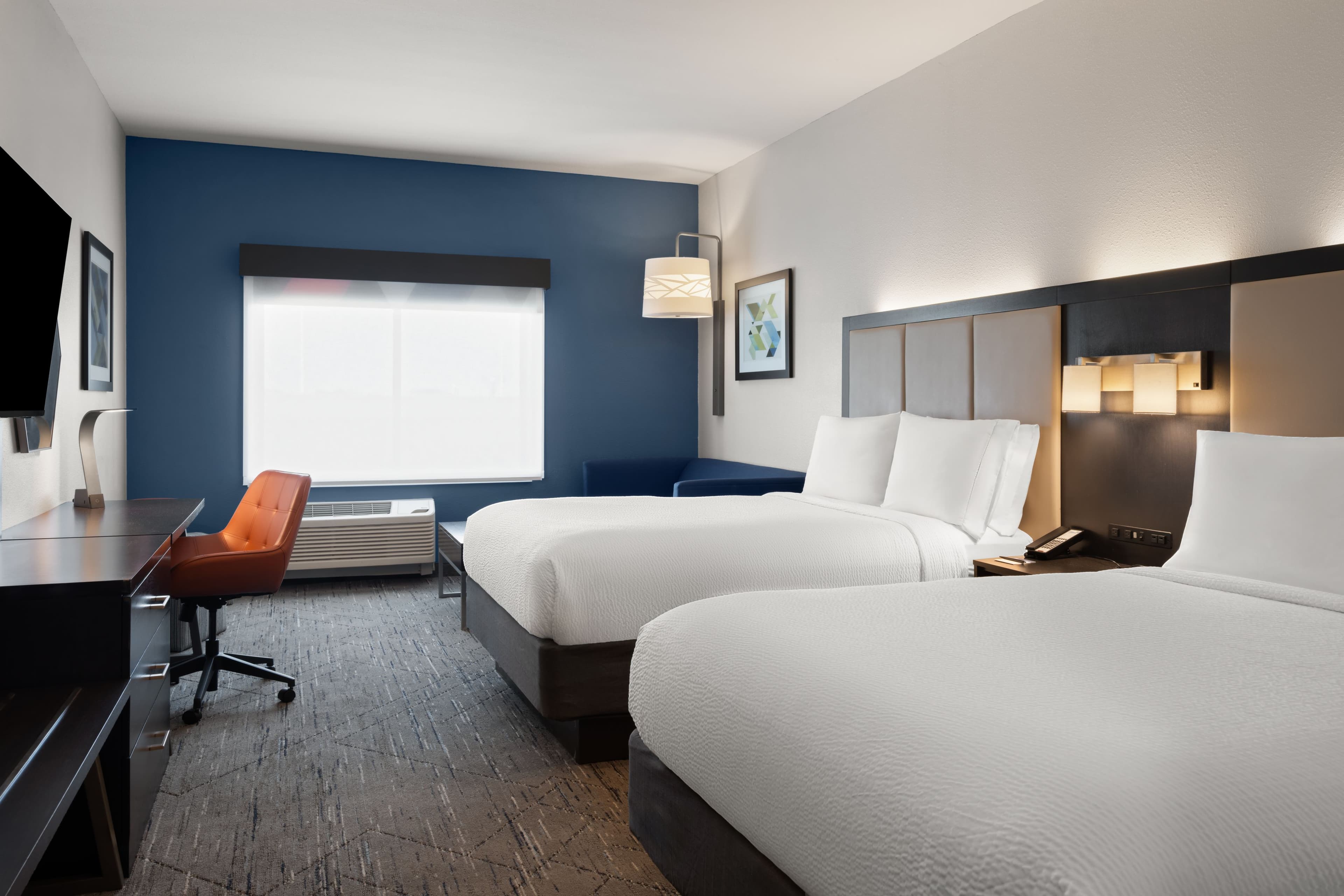 Holiday Inn Express & Suites Tampa East - Ybor City — 26