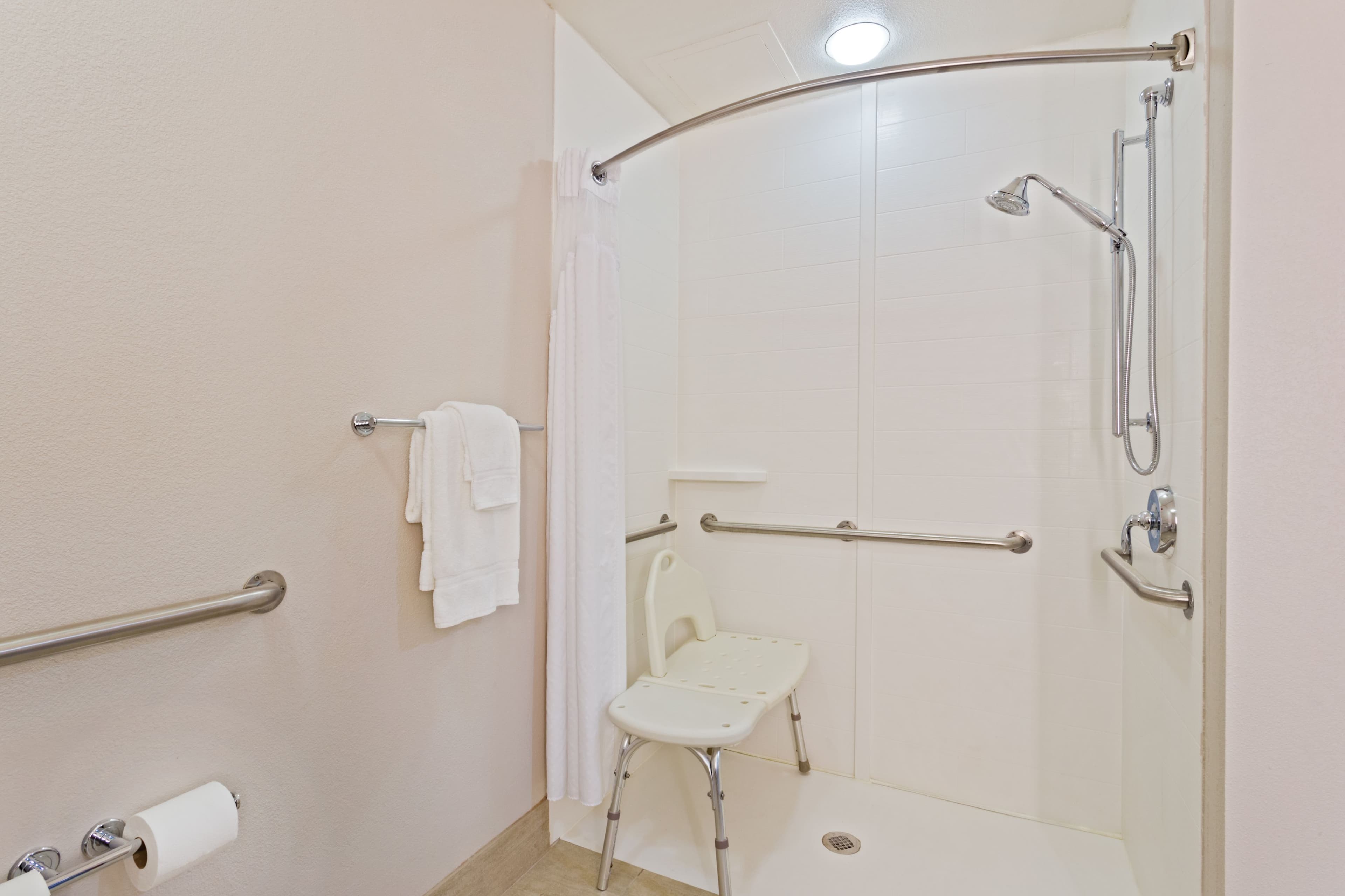 Holiday Inn Express & Suites Tavares - Leesburg — 15