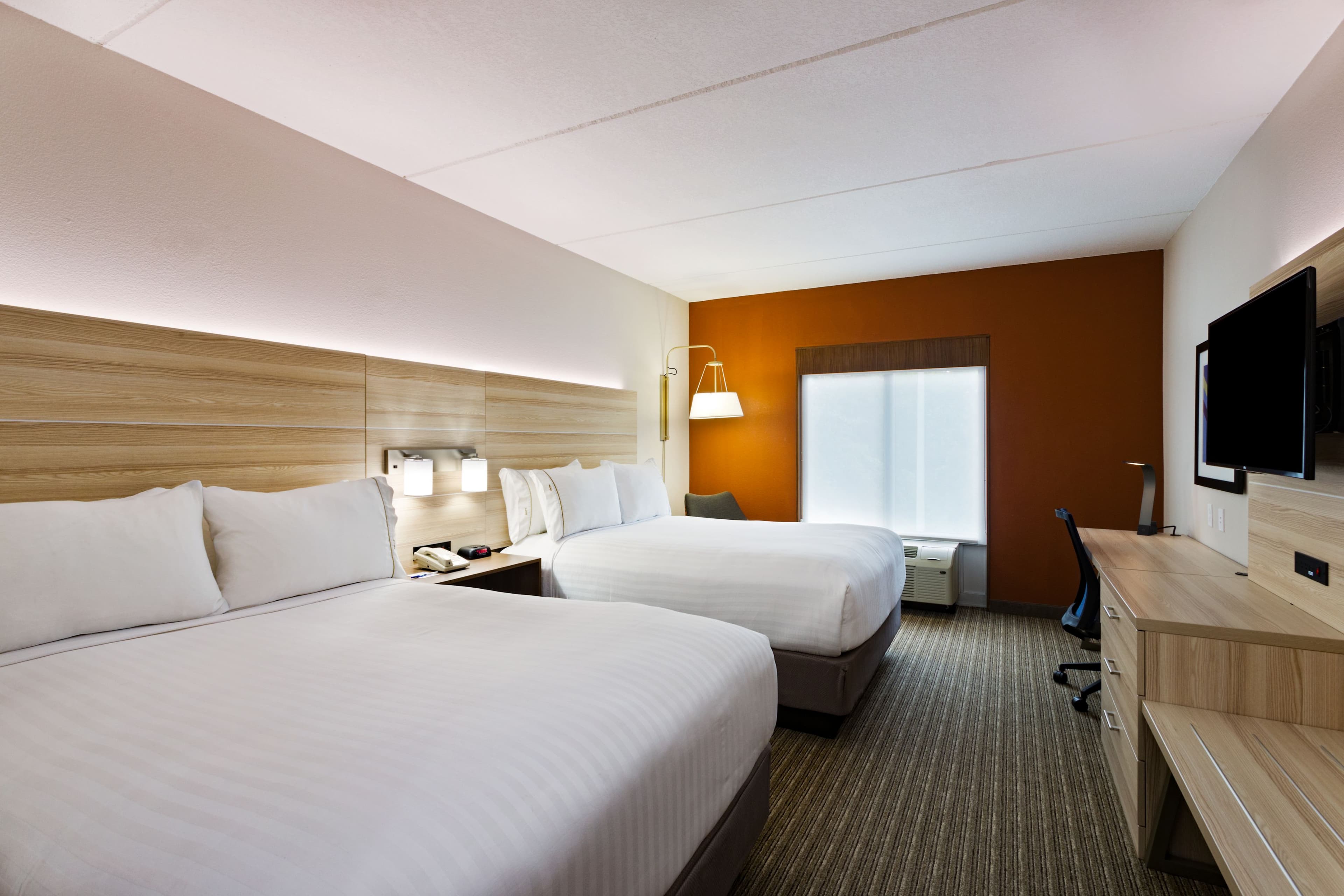 Holiday Inn Express & Suites Tavares - Leesburg — 13