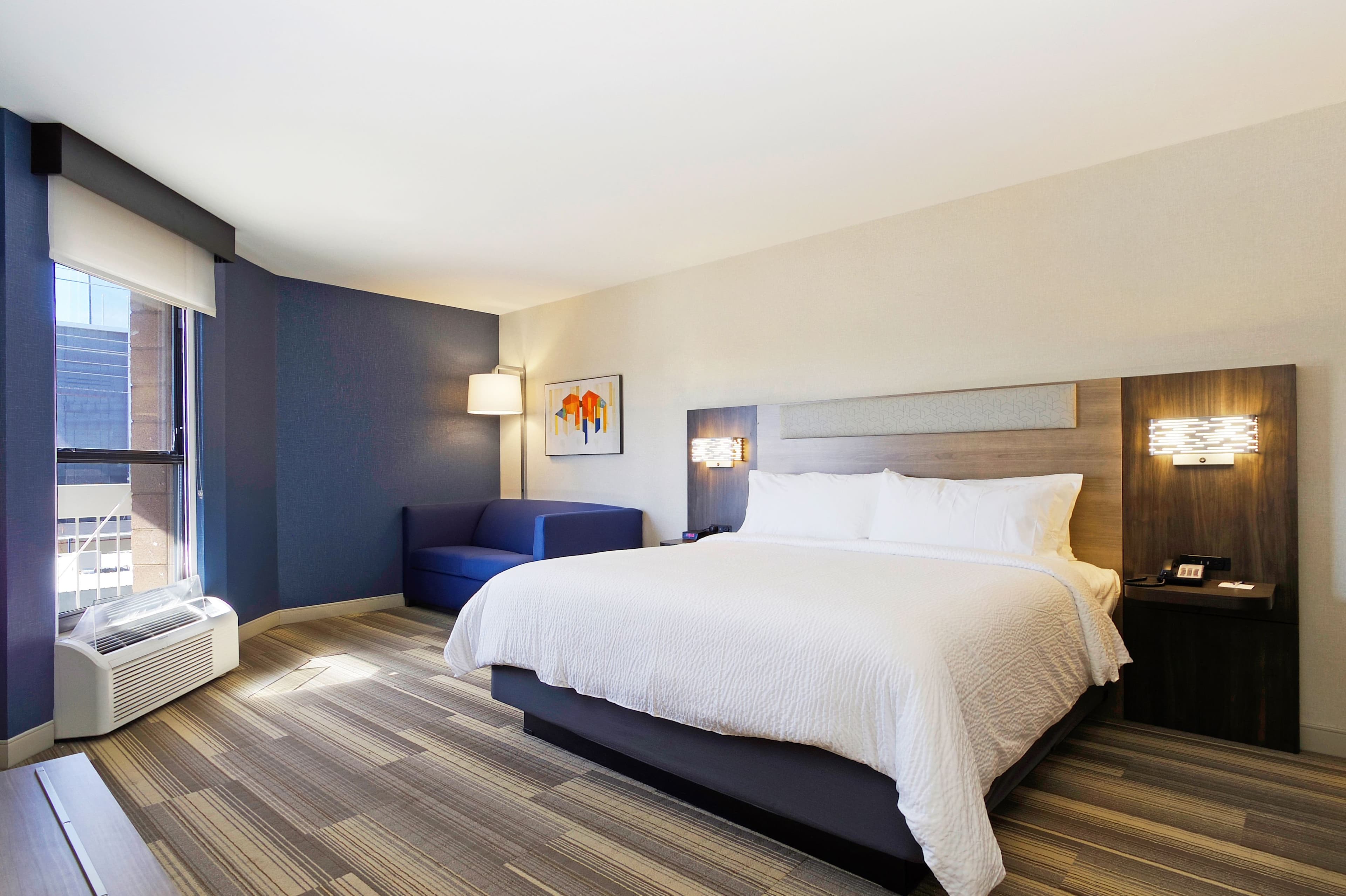 Holiday Inn Express & Suites Phoenix-Tempe — 6