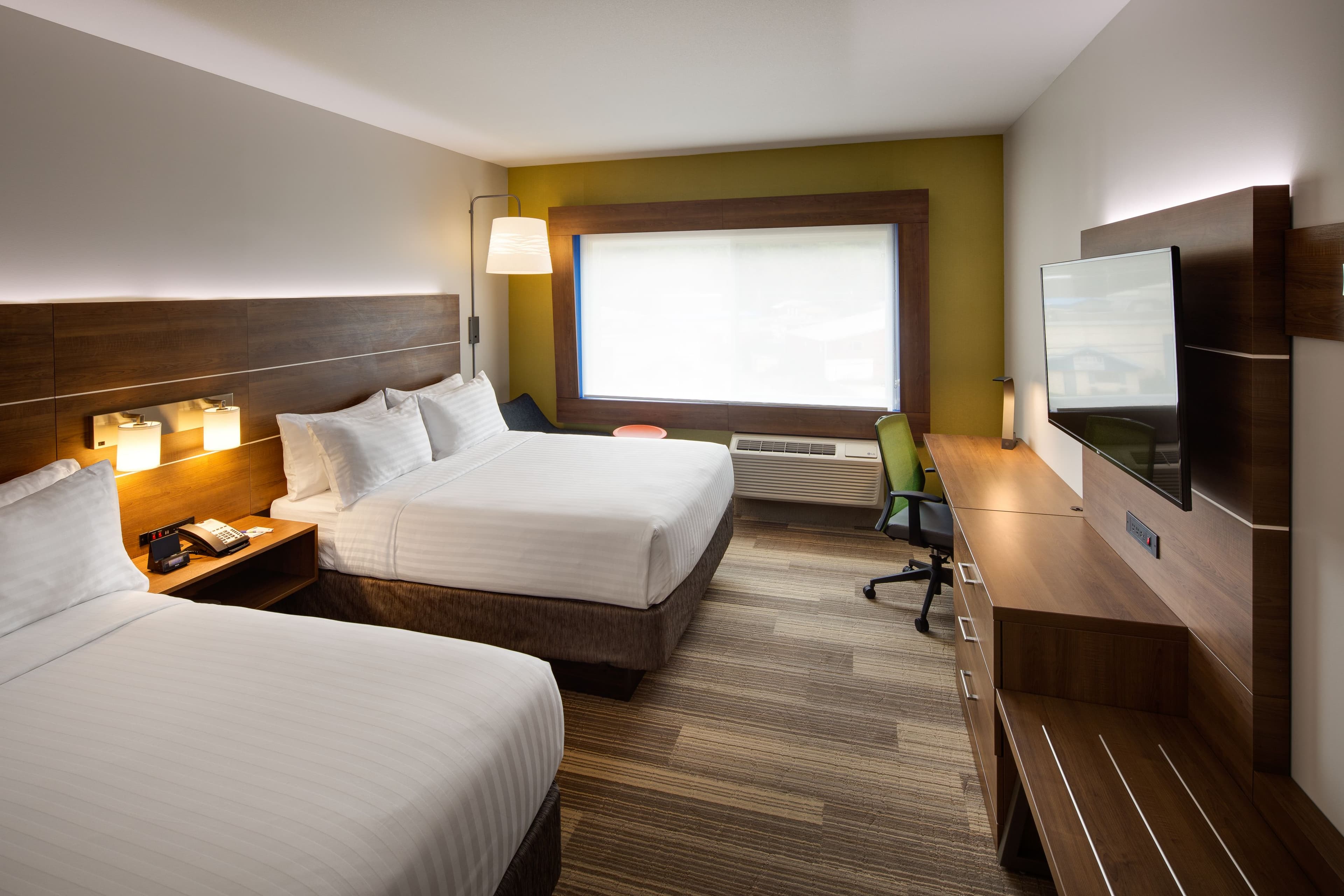 Holiday Inn Express & Suites Terrace — 10