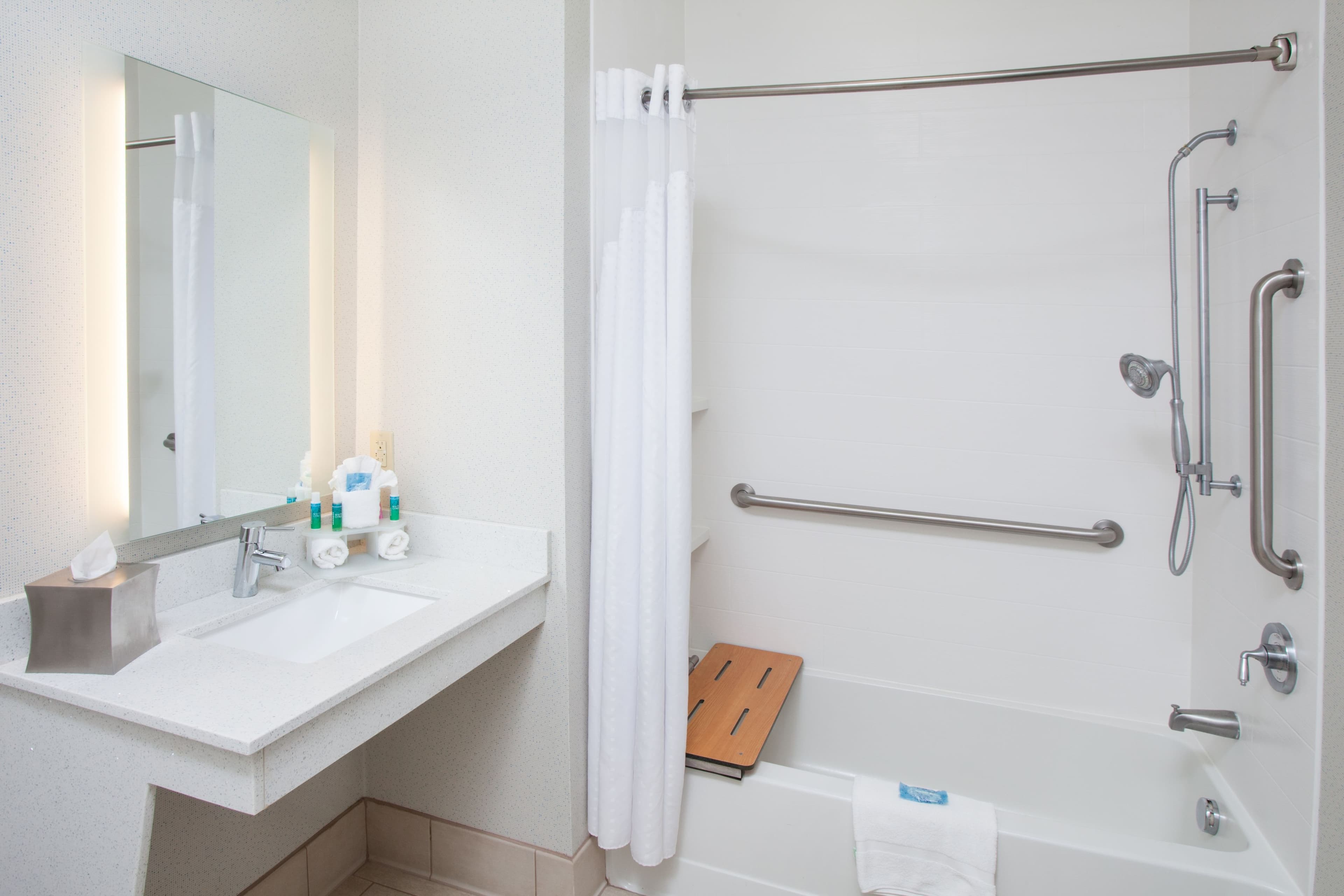 Holiday Inn Express & Suites Texarkana — 13
