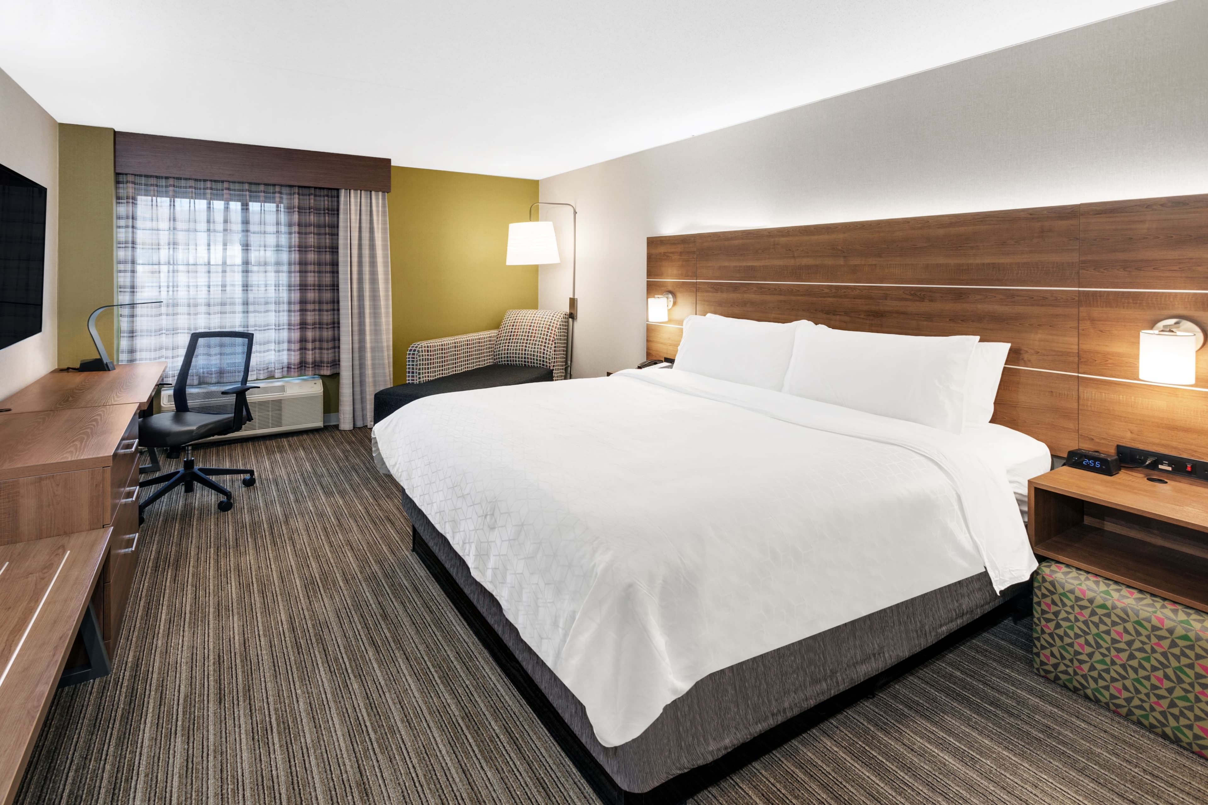 Holiday Inn Express & Suites Tilton - Lakes Region — 6