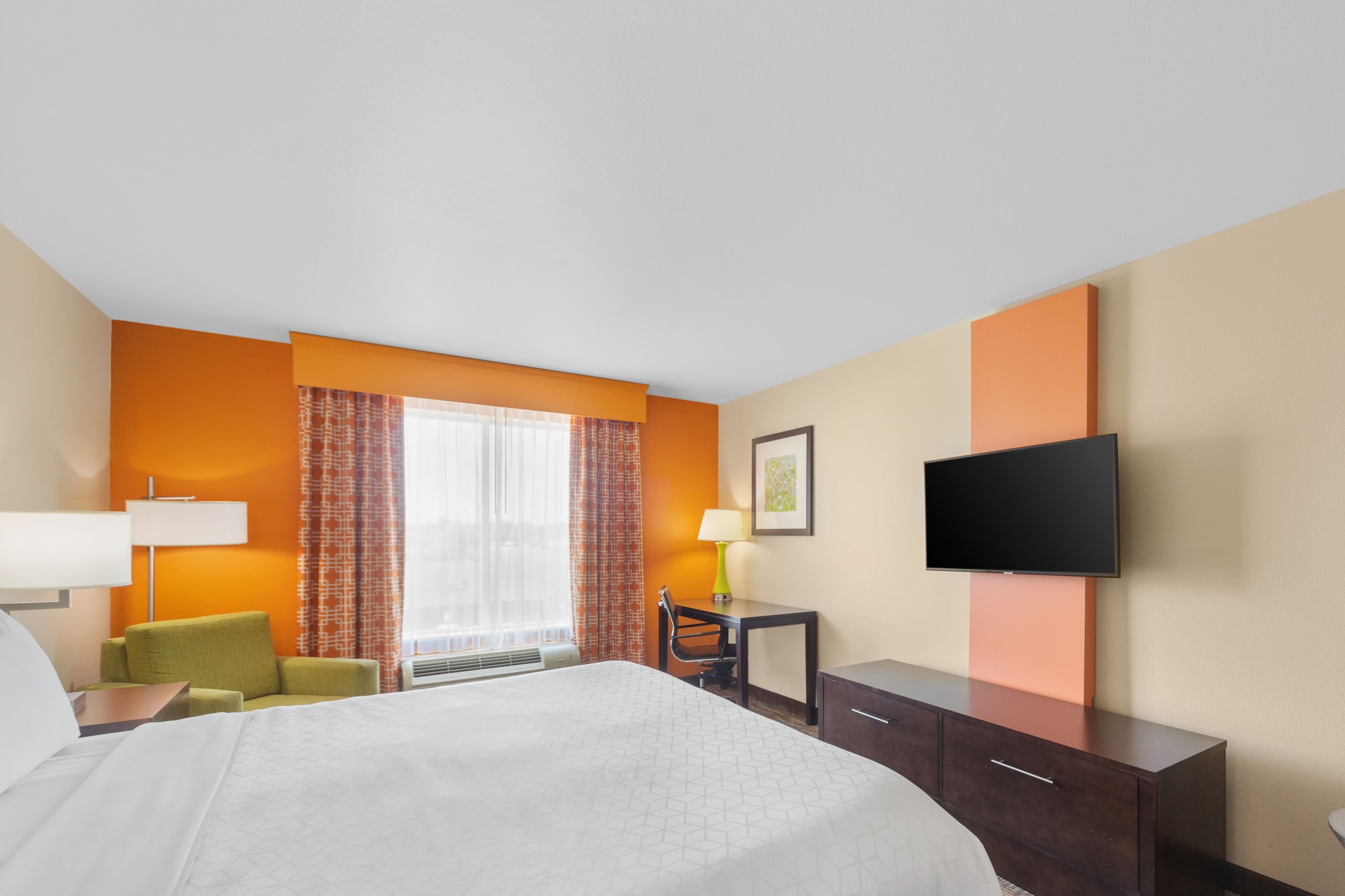 Holiday Inn Express & Suites Houston NW - Tomball Area — 6