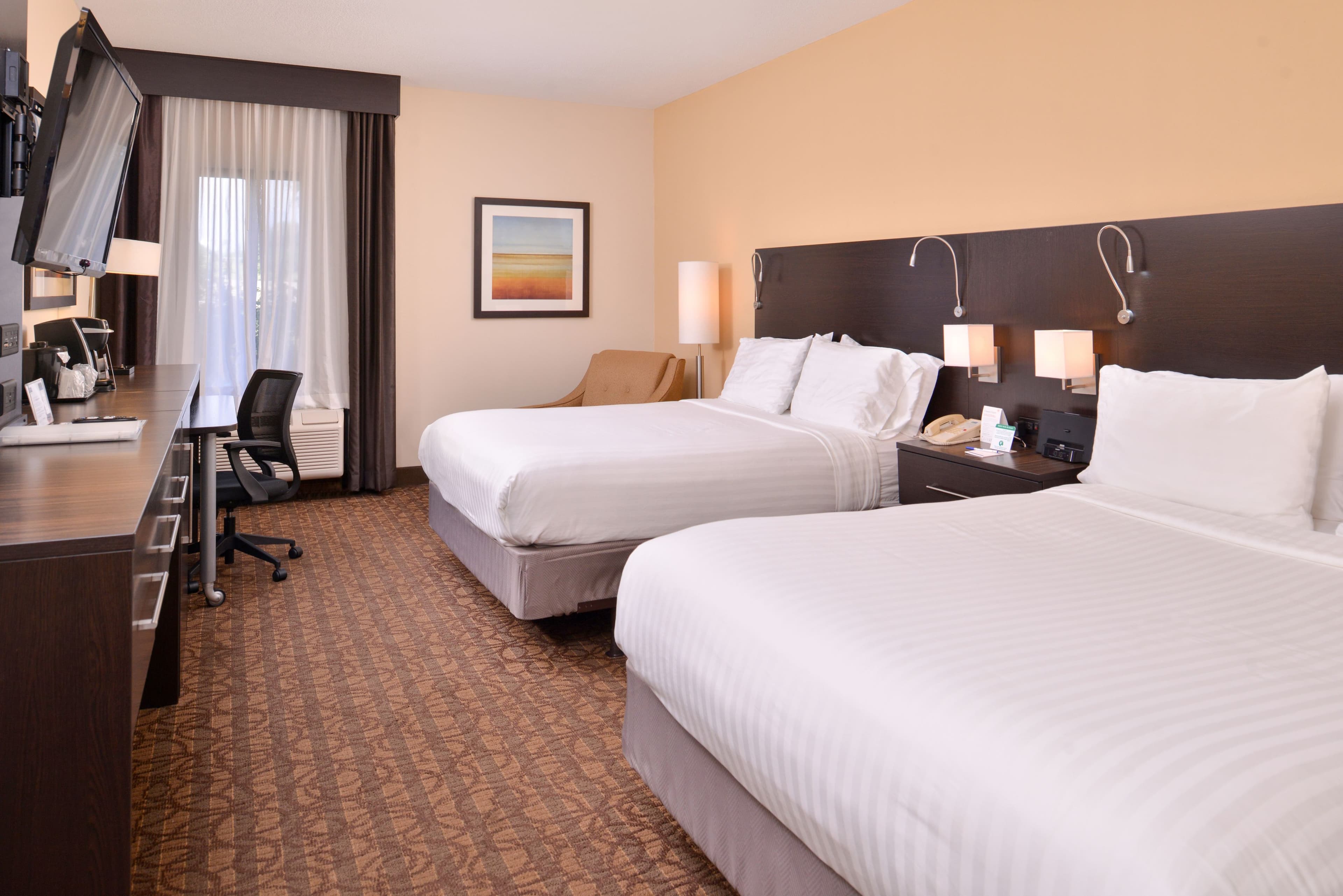 Holiday Inn Express & Suites Topeka West I-70 Wanamaker — 26