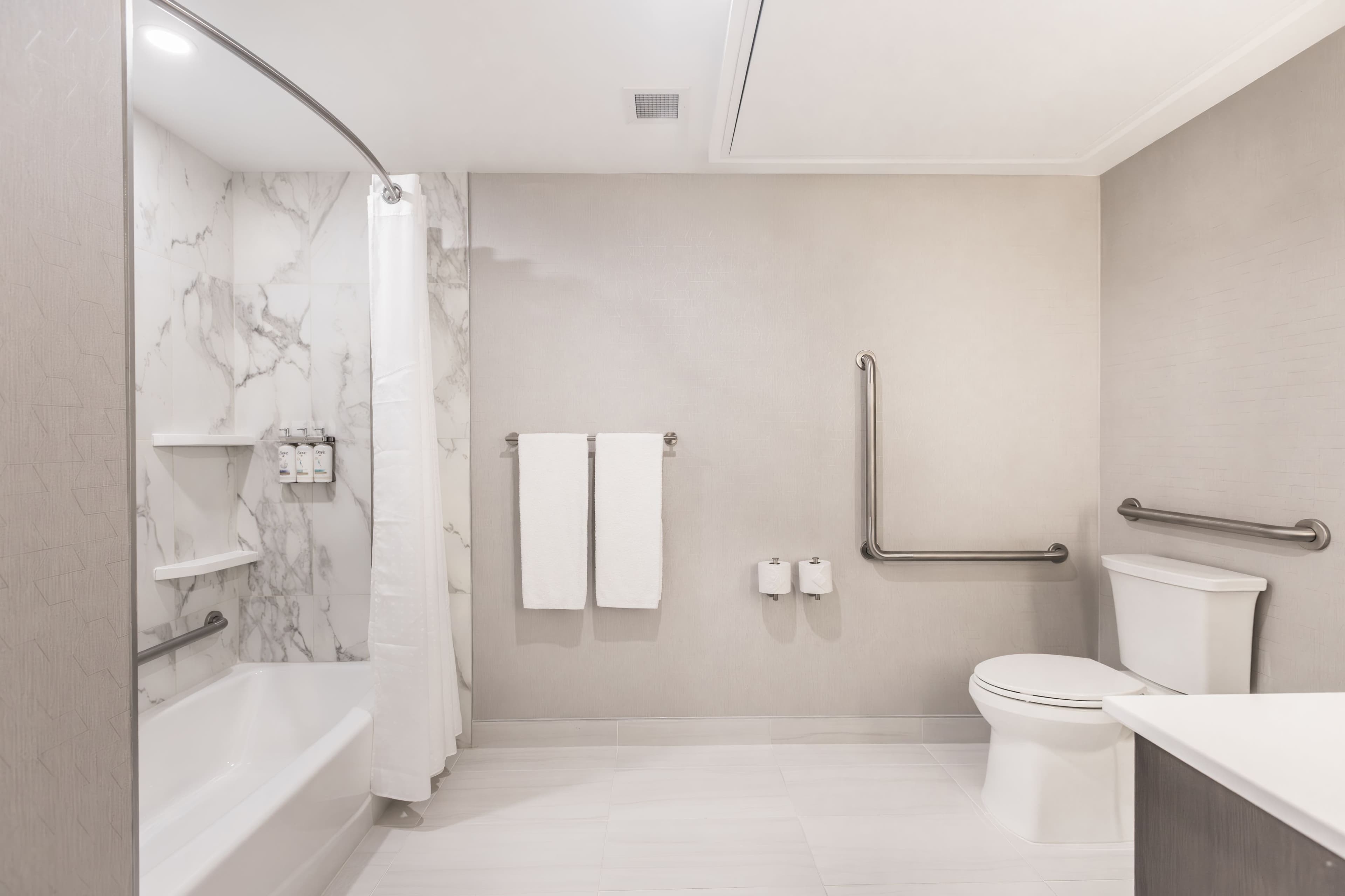 Holiday Inn Express & Suites Toronto Airport South — 75