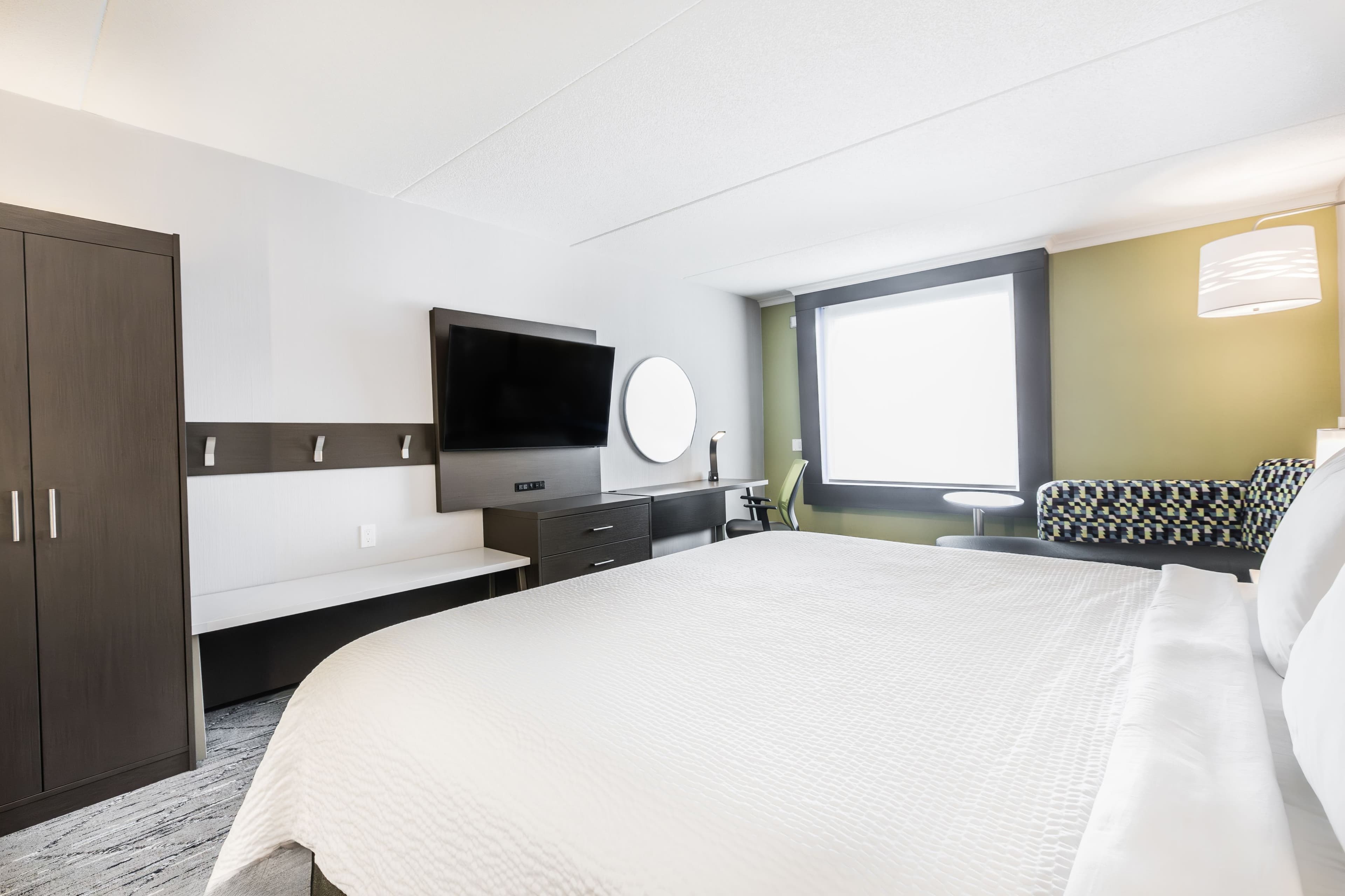 Holiday Inn Express & Suites Toronto Airport South — 31
