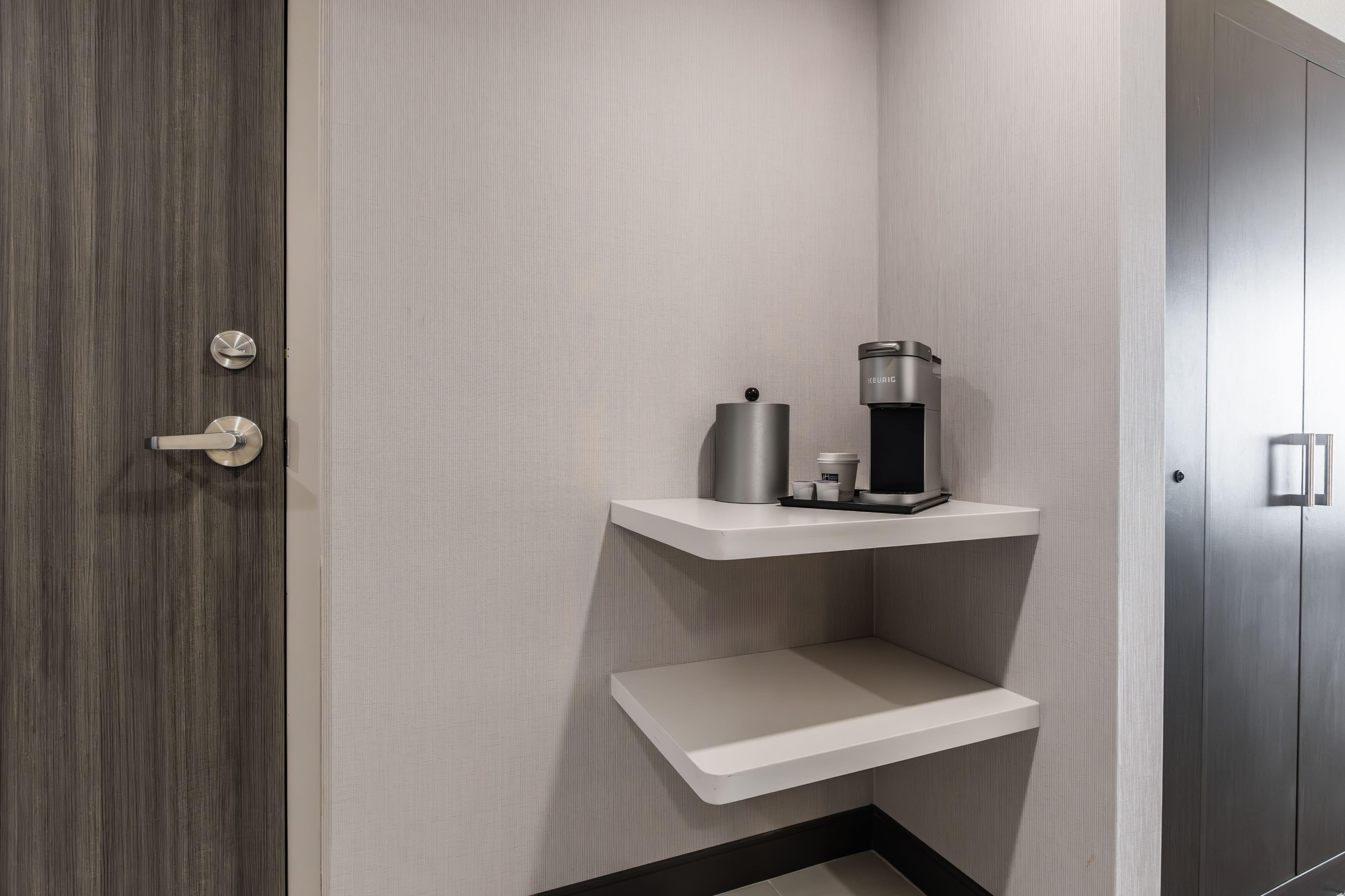 Holiday Inn Express & Suites Toronto Airport South — 36