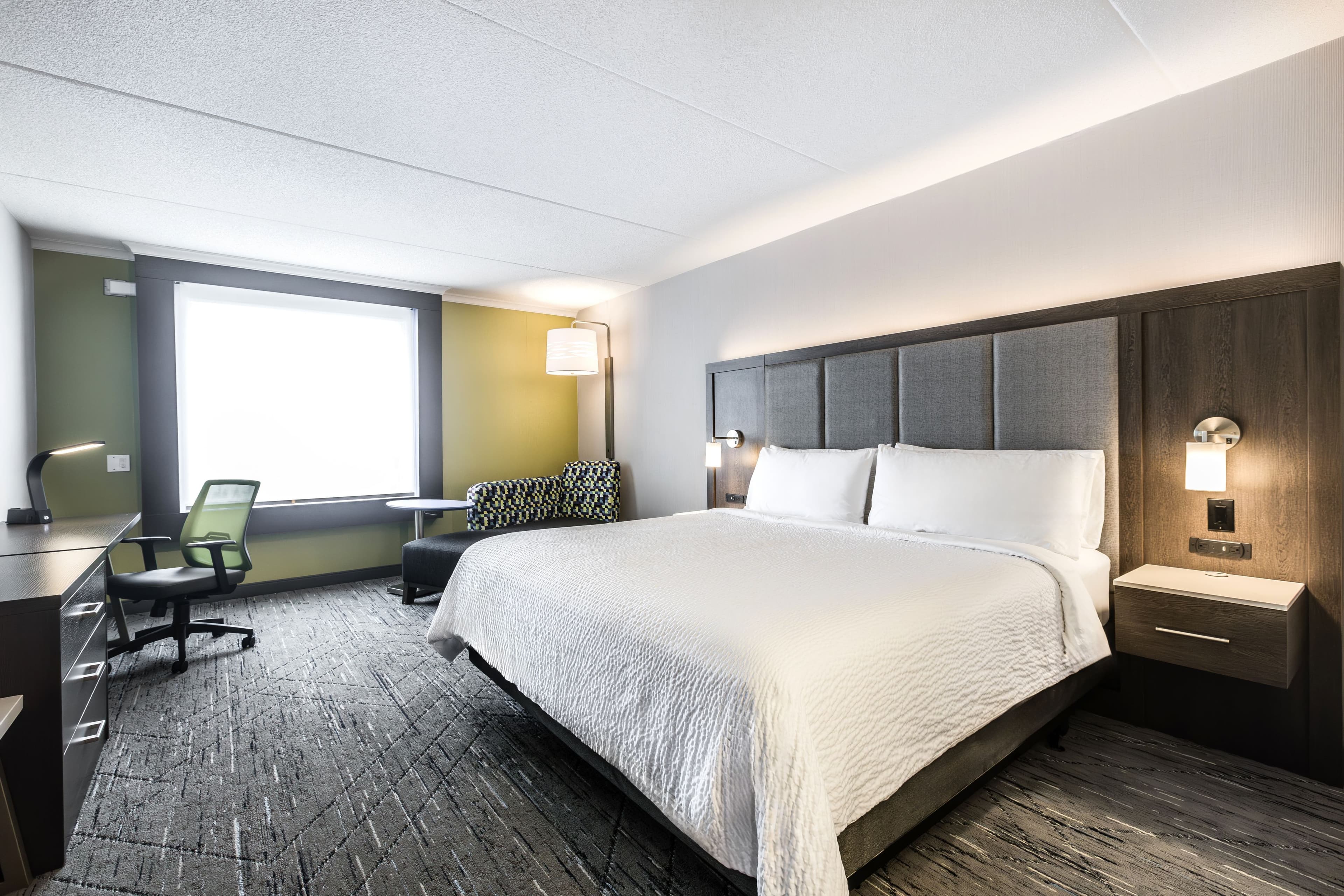 Holiday Inn Express & Suites Toronto Airport South — 32