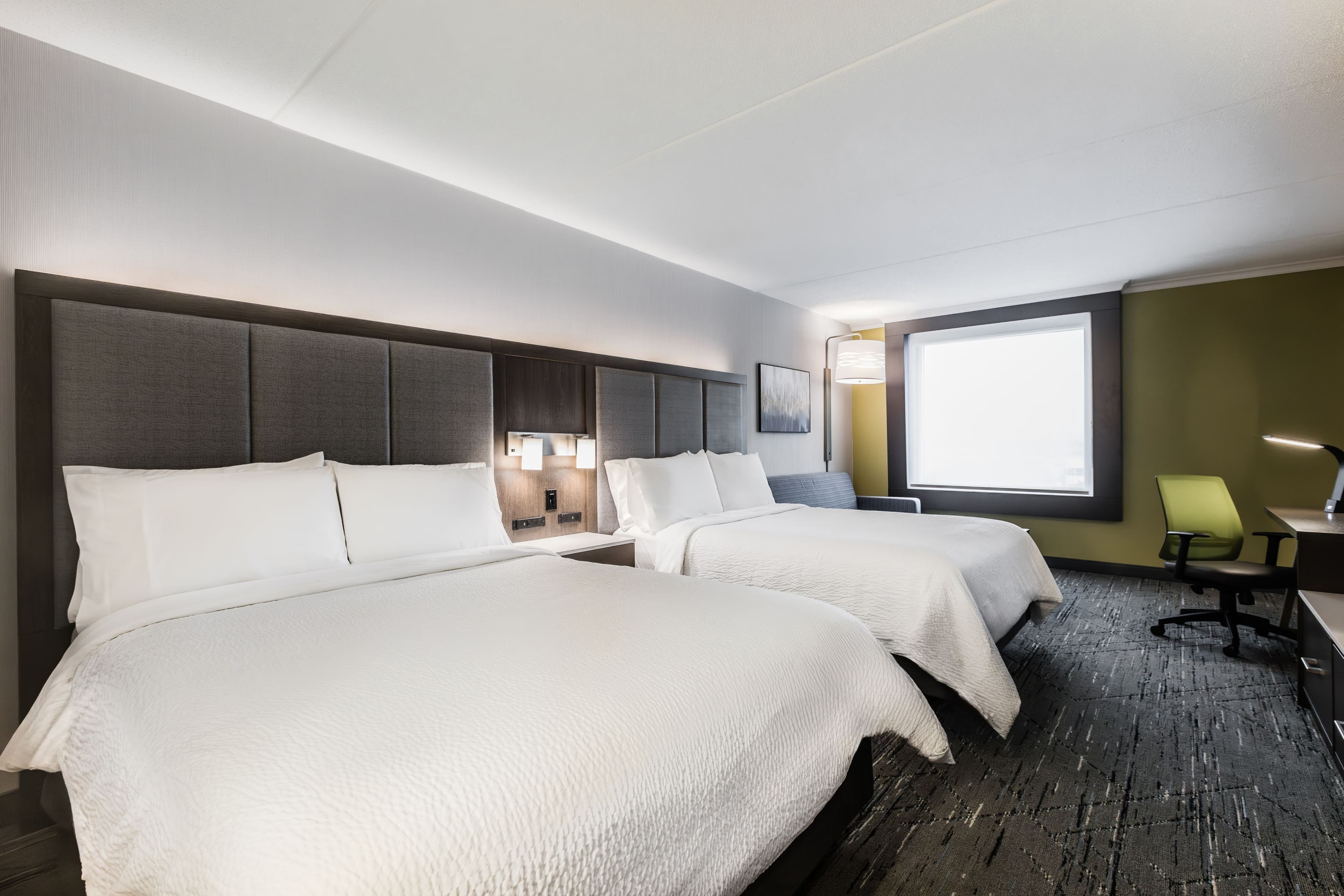 Holiday Inn Express & Suites Toronto Airport South — 96