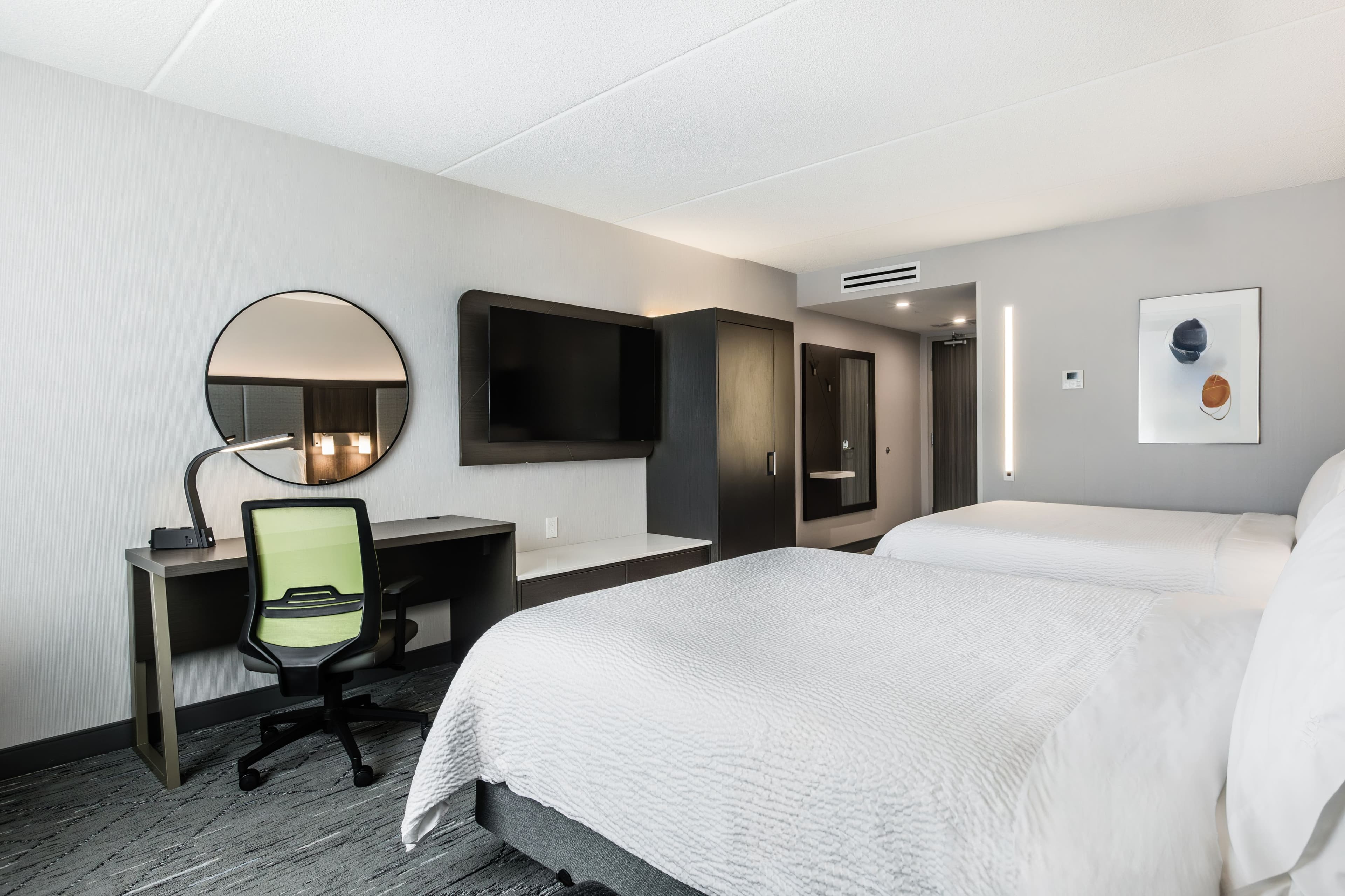 Holiday Inn Express & Suites Toronto Airport South — 62
