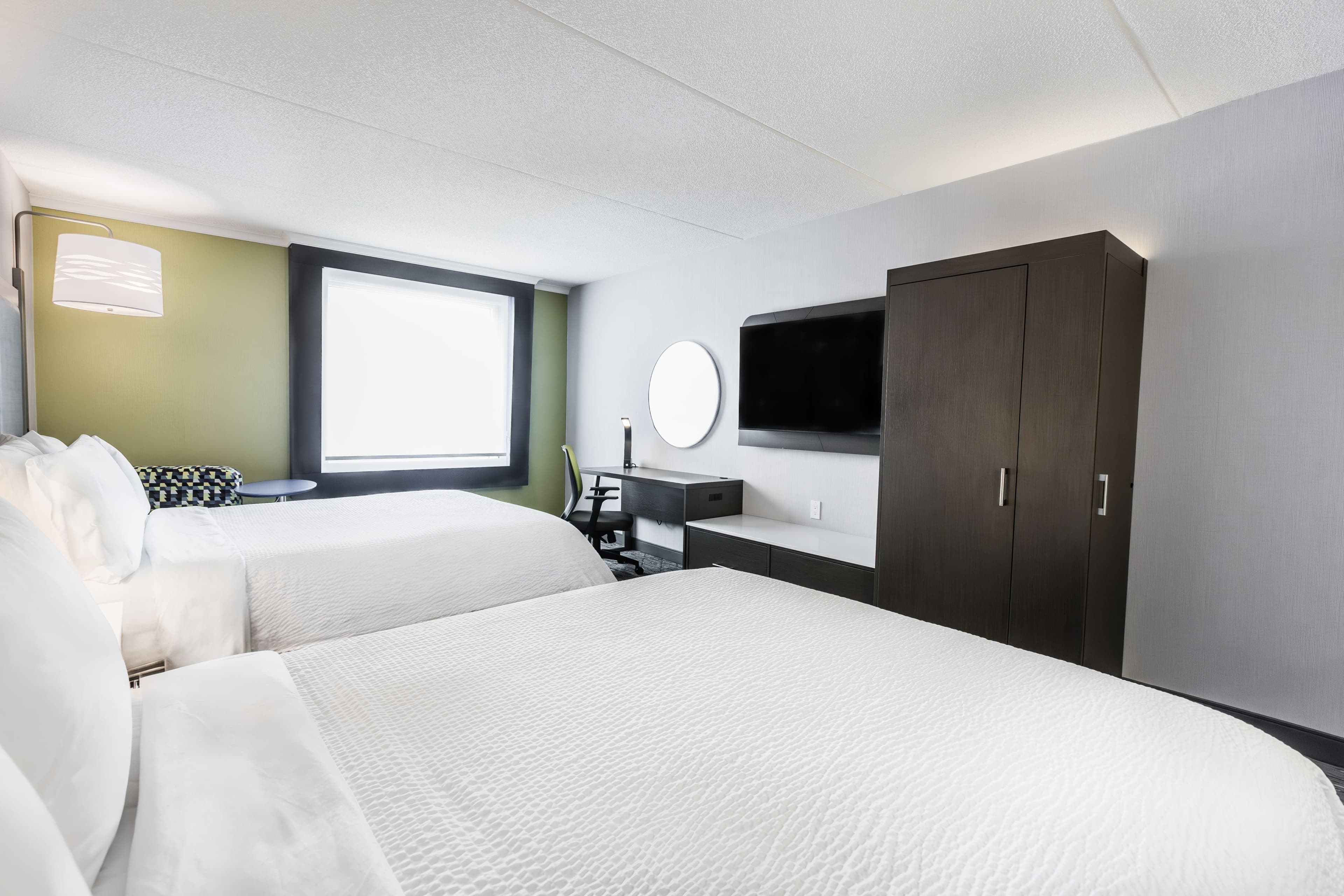 Holiday Inn Express & Suites Toronto Airport South — 59