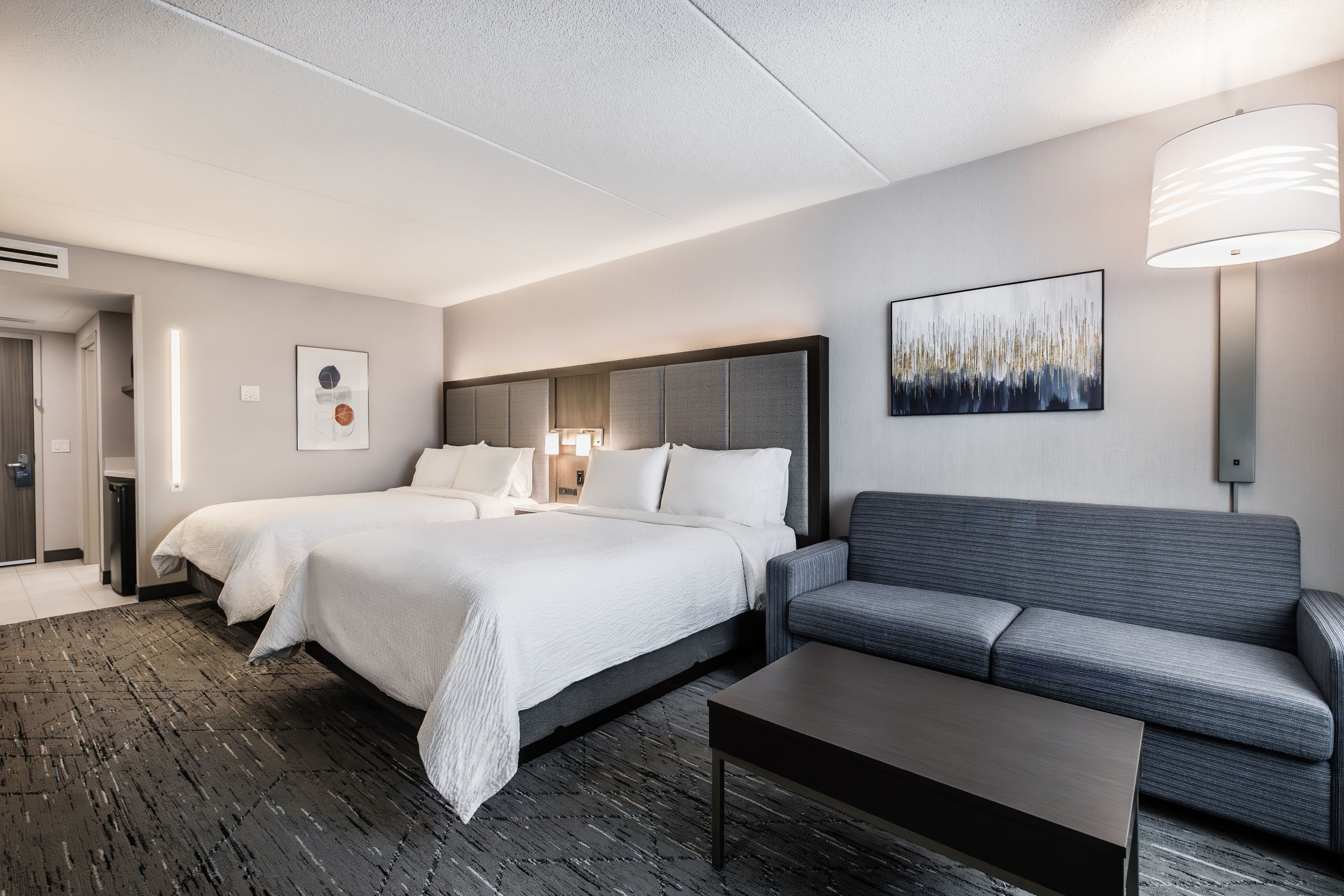 Holiday Inn Express & Suites Toronto Airport South — 102