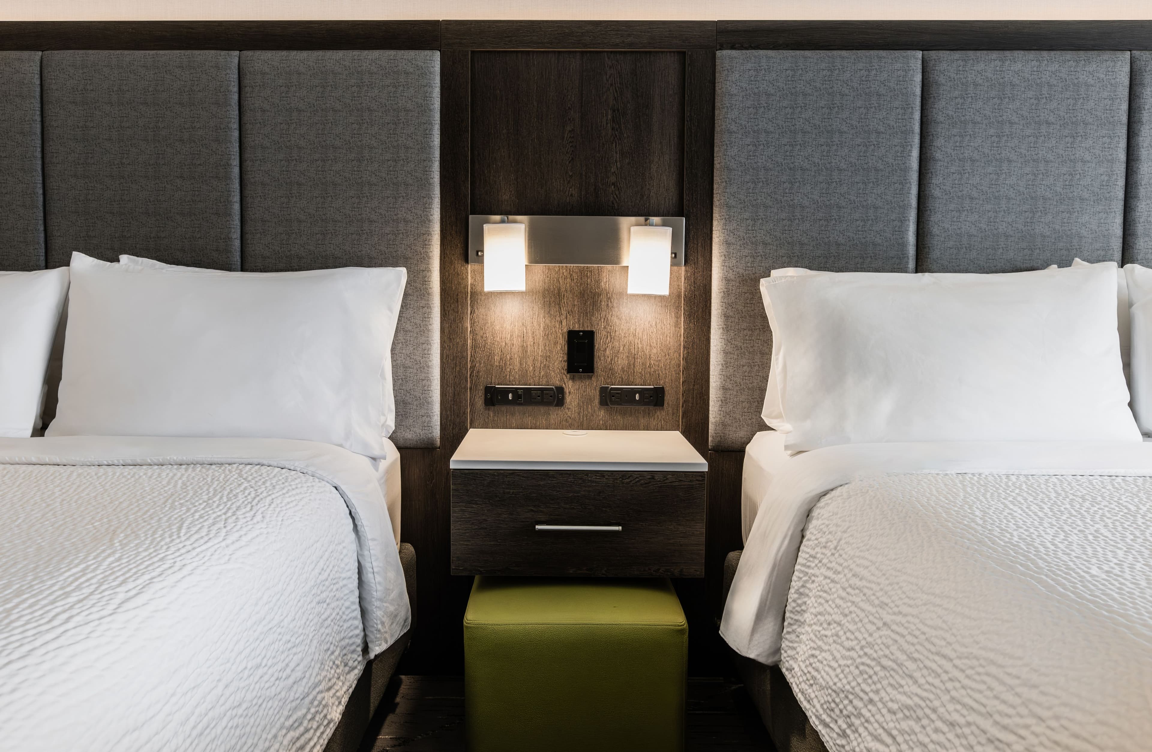 Holiday Inn Express & Suites Toronto Airport South — 64