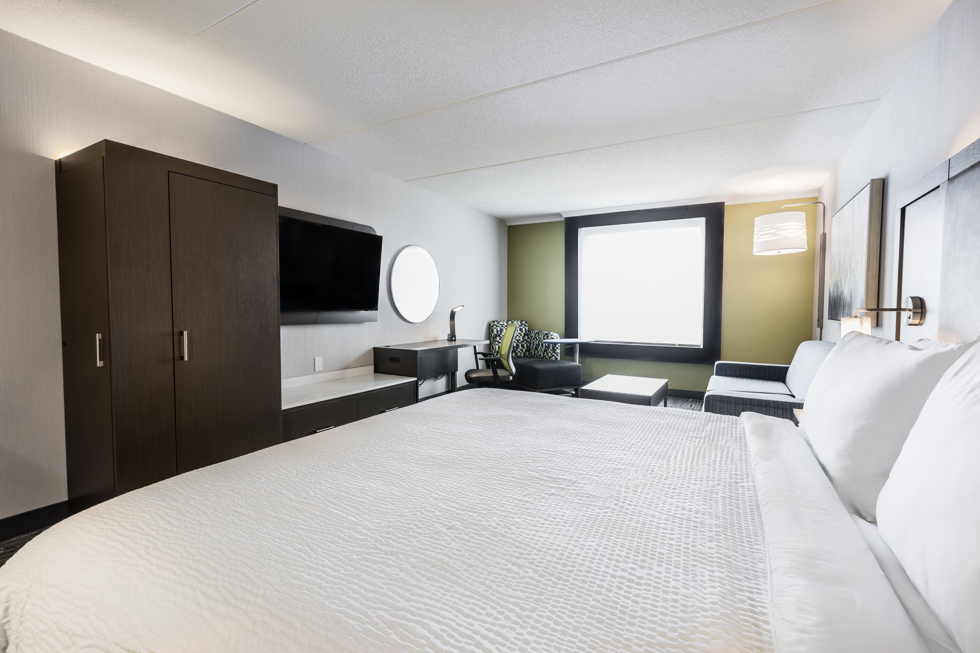 Holiday Inn Express & Suites Toronto Airport South — 15