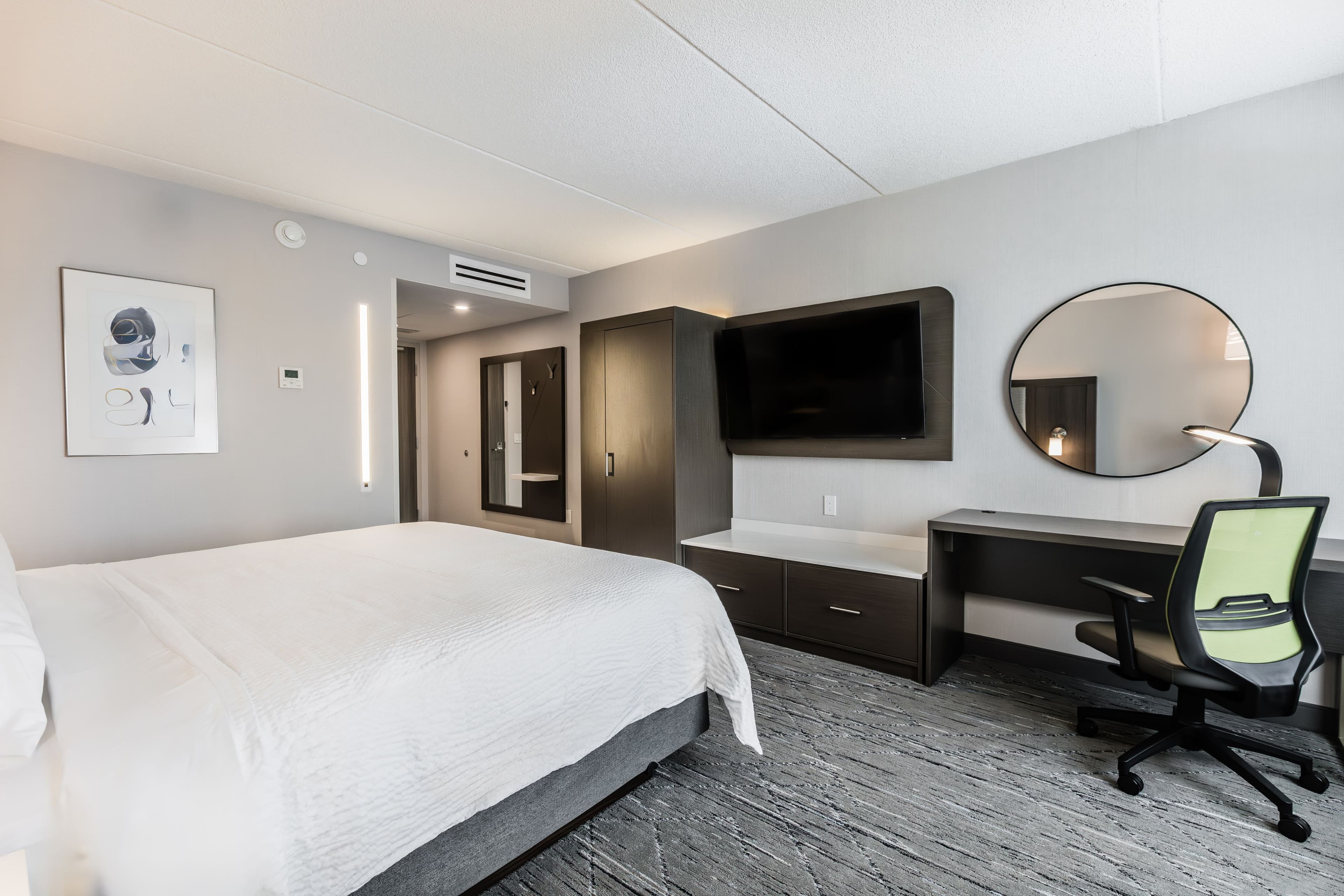 Holiday Inn Express & Suites Toronto Airport South — 48