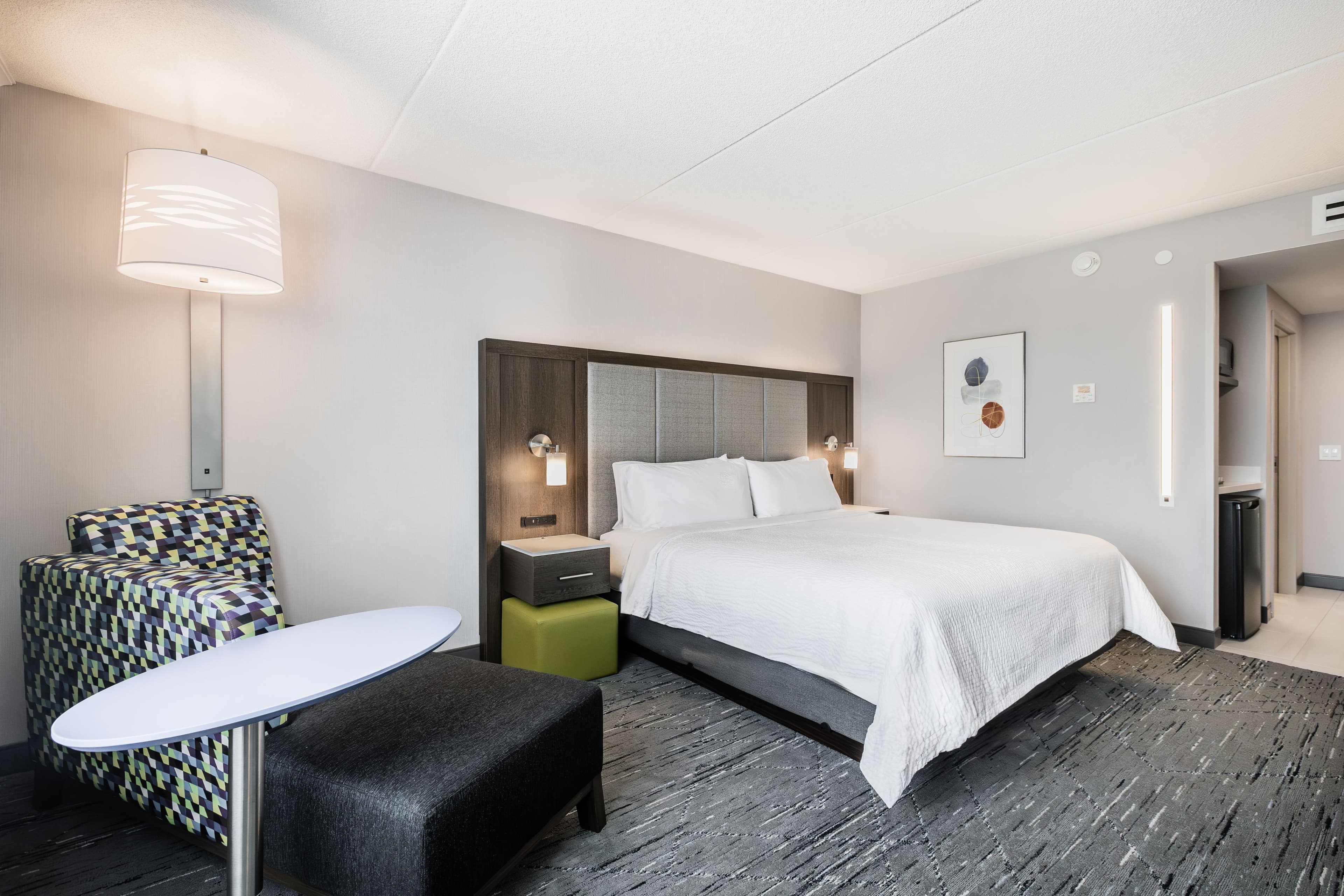 Holiday Inn Express & Suites Toronto Airport South — 41