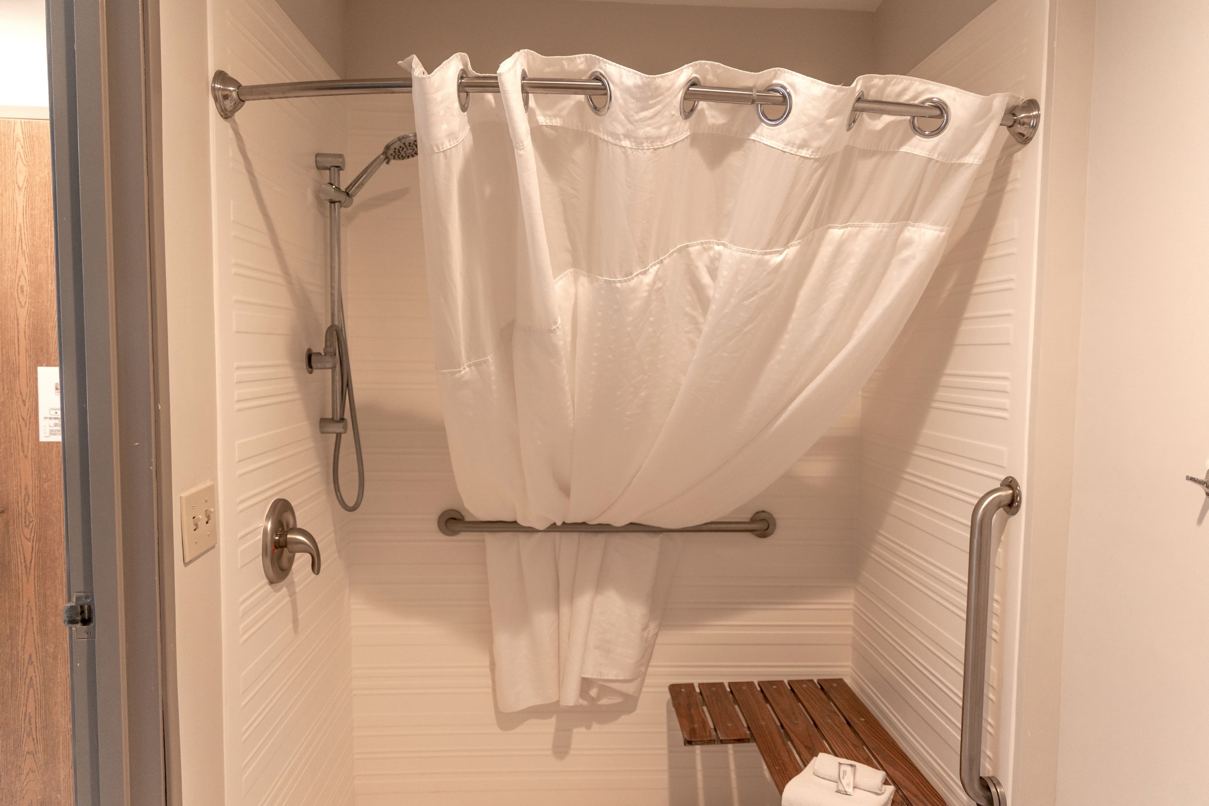 Holiday Inn Express & Suites Torrington — 12