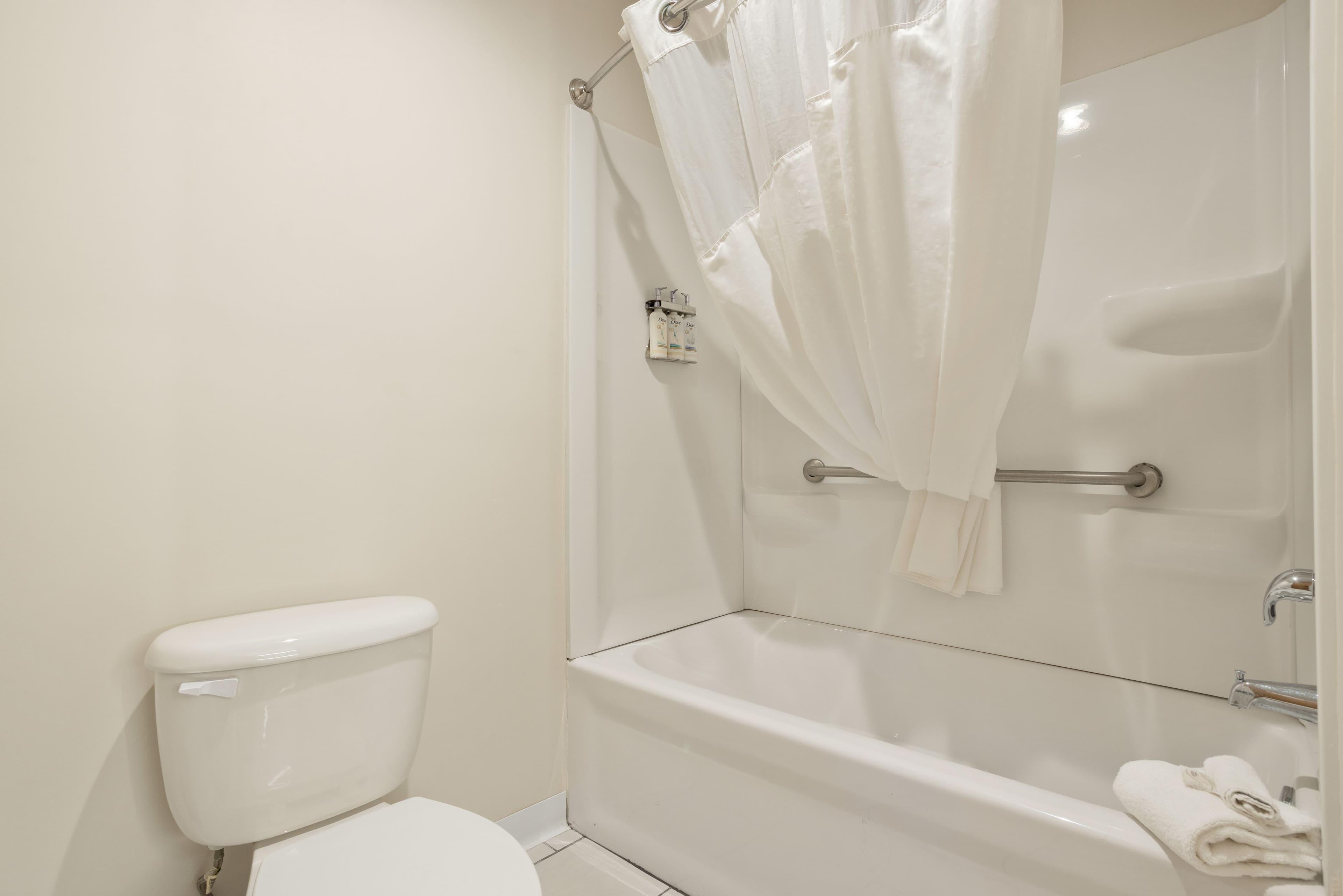 Holiday Inn Express & Suites Torrington — 26