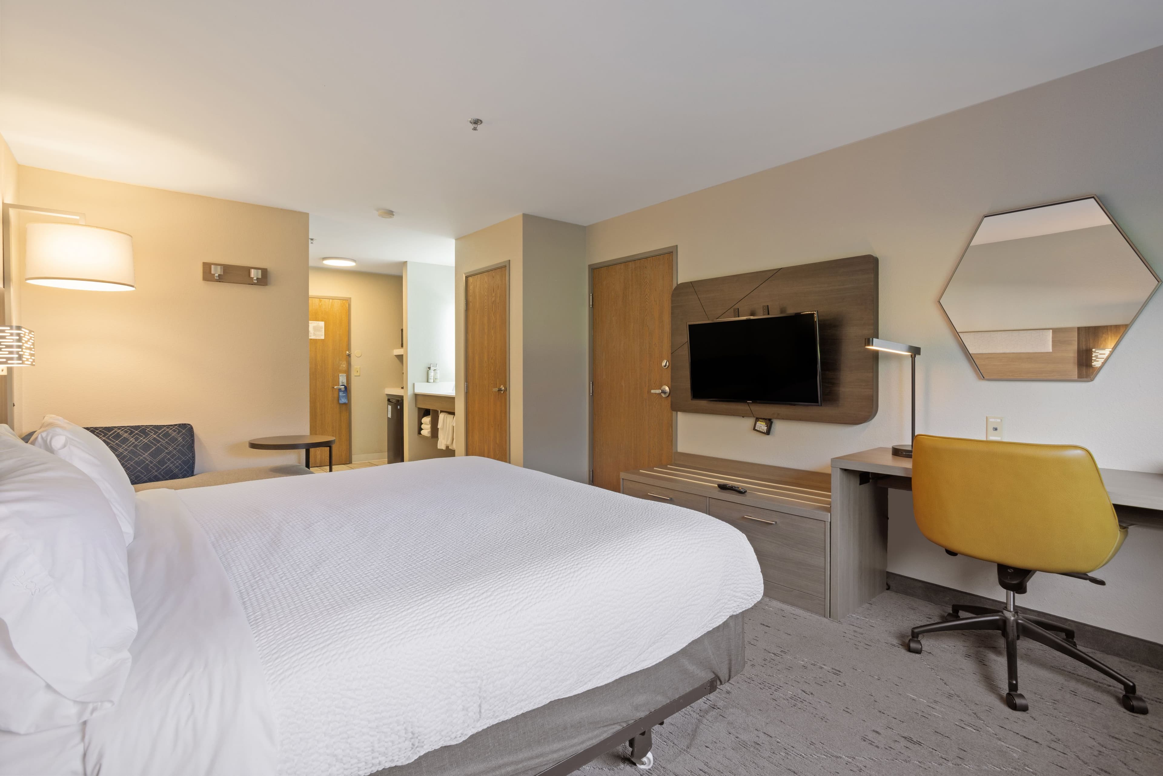 Holiday Inn Express & Suites Torrington — 9