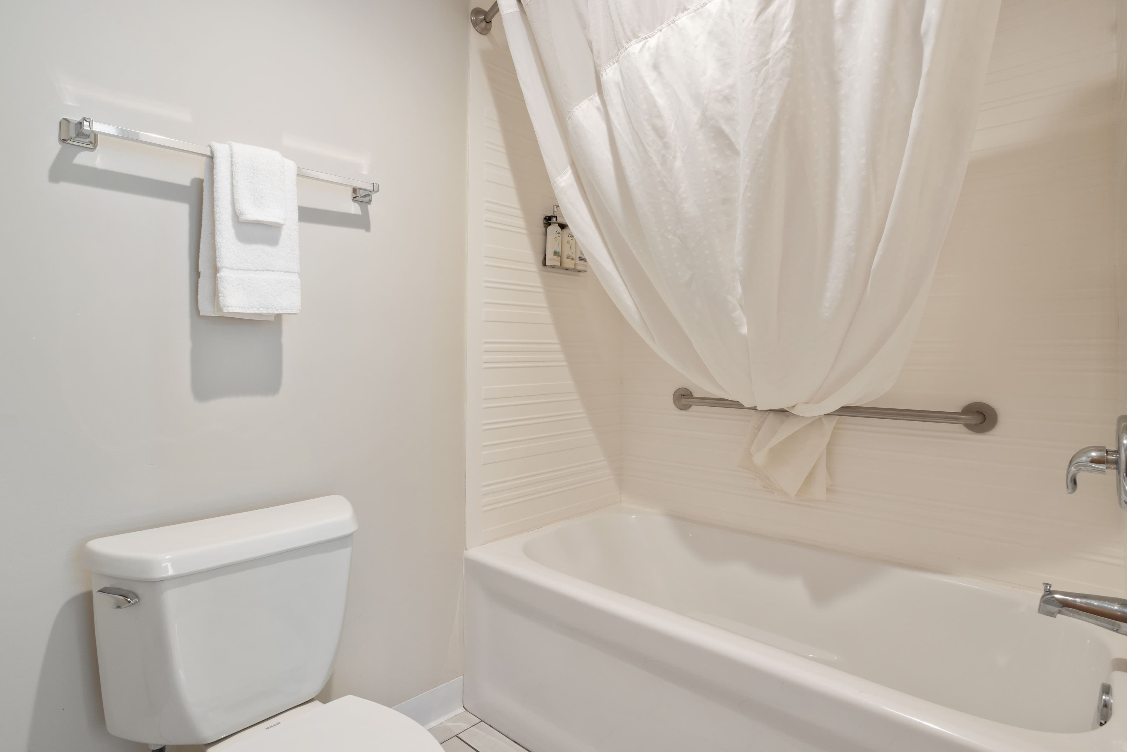 Holiday Inn Express & Suites Torrington — 25