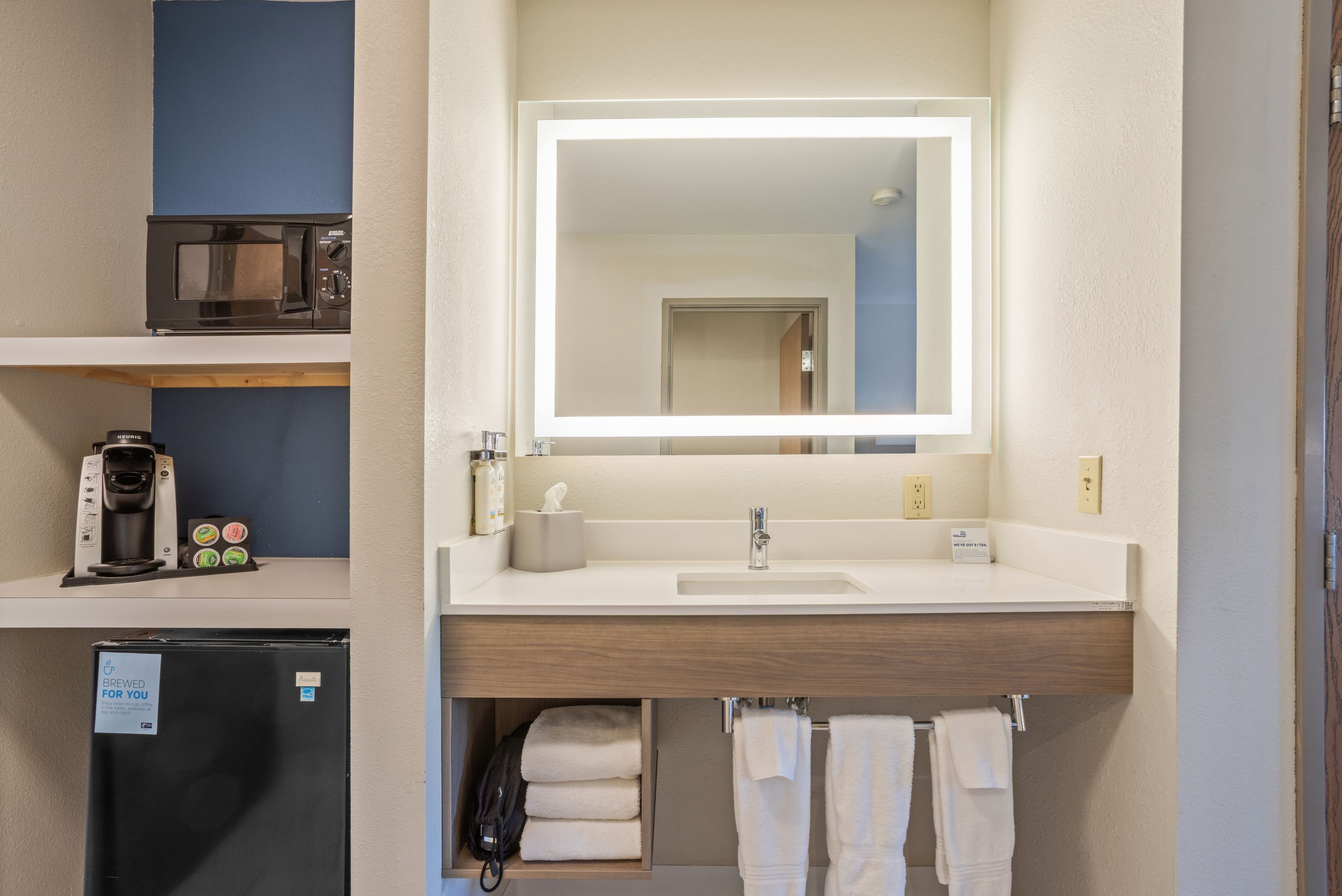 Holiday Inn Express & Suites Torrington — 28