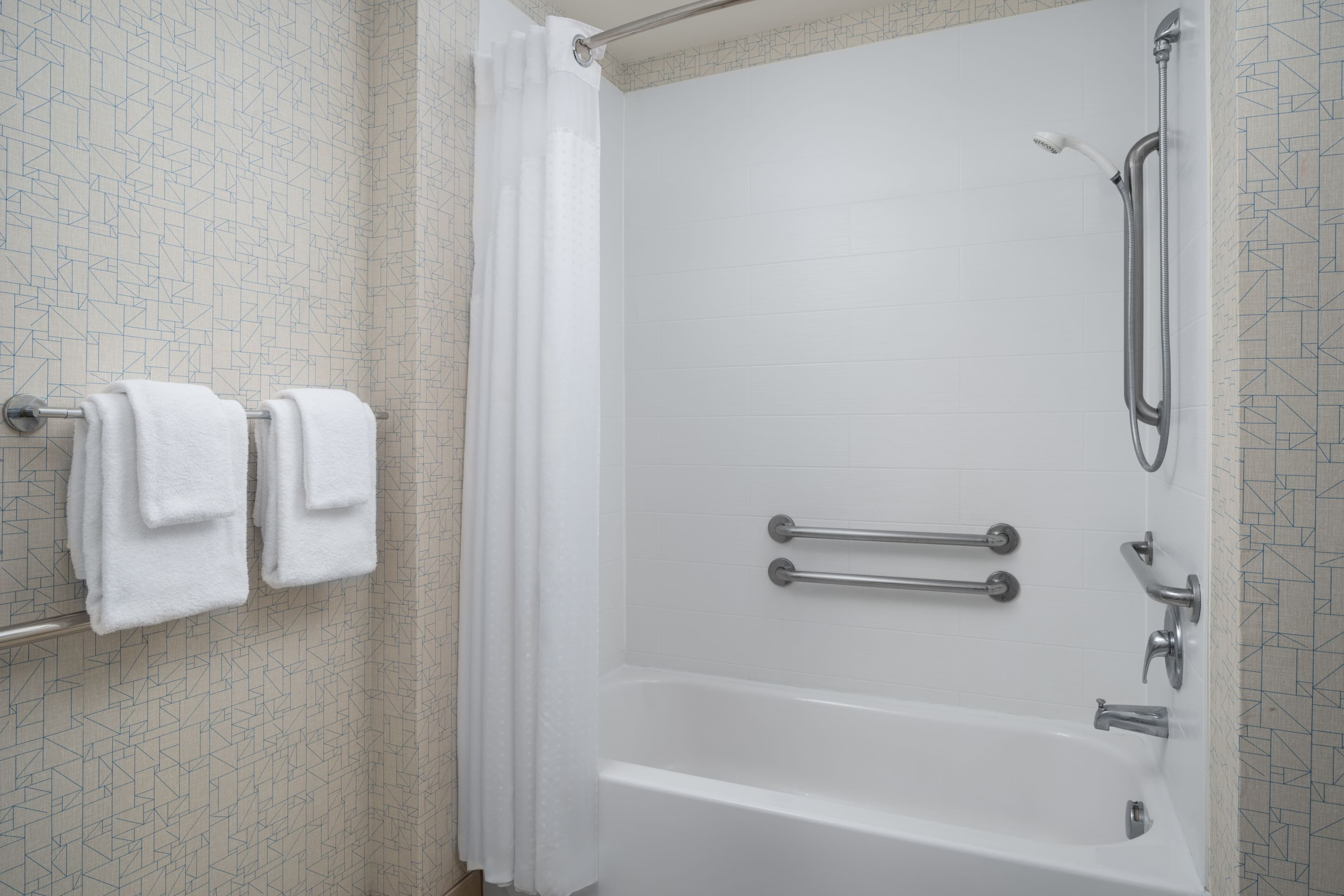 Holiday Inn Express & Suites Trinity — 13