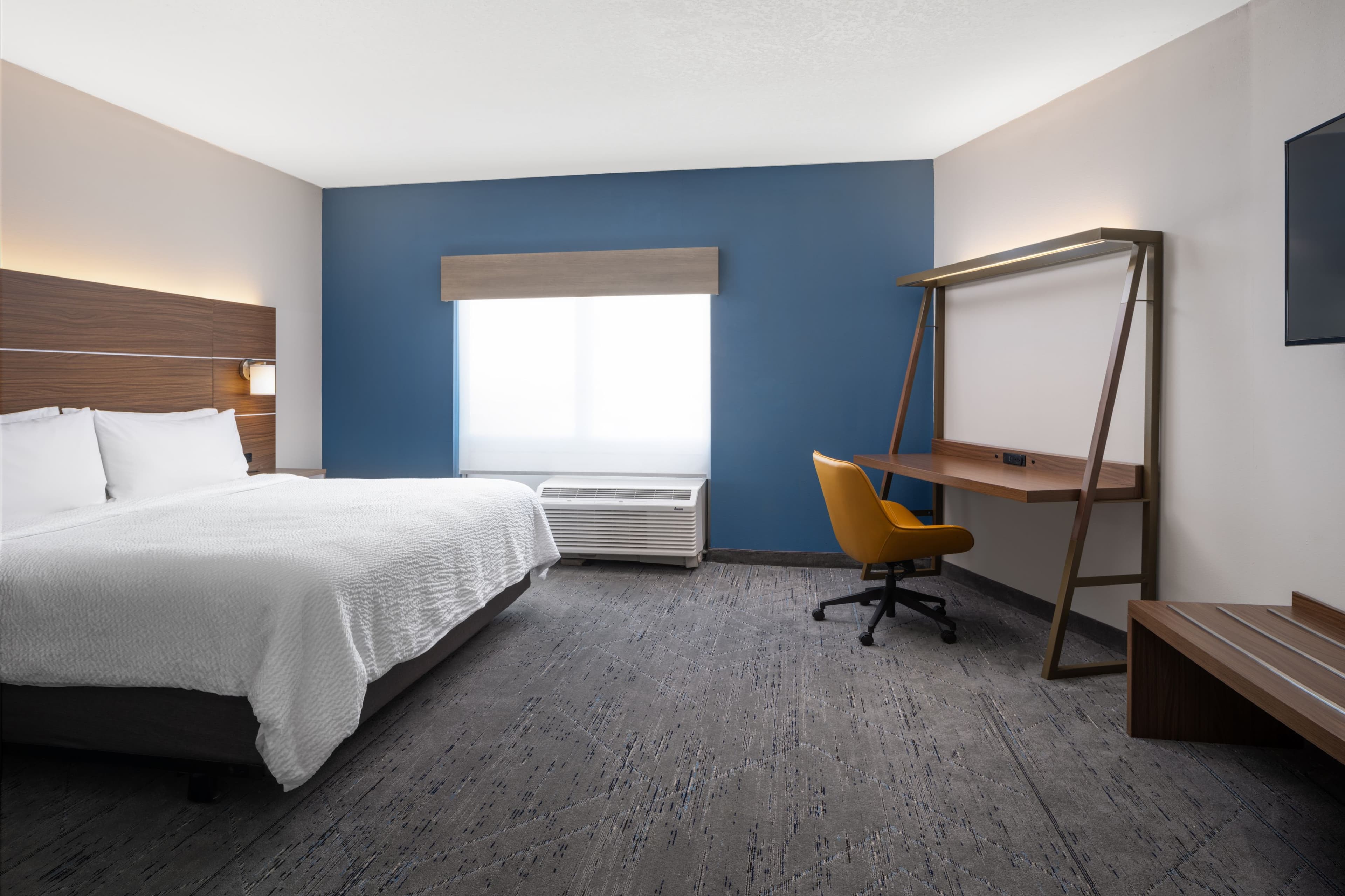 Holiday Inn Express & Suites Trinity — 11