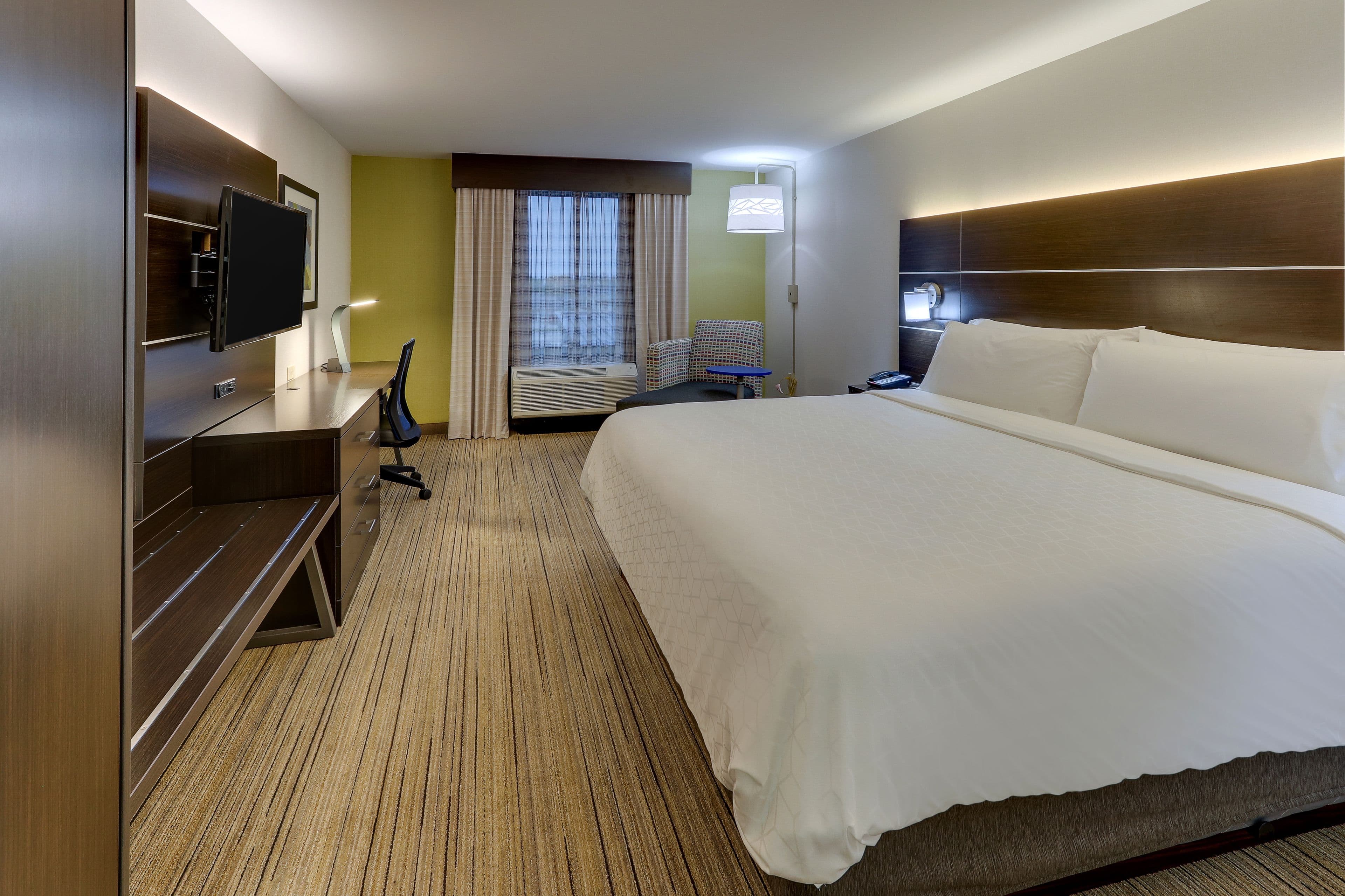 Holiday Inn Express & Suites Troy — 11