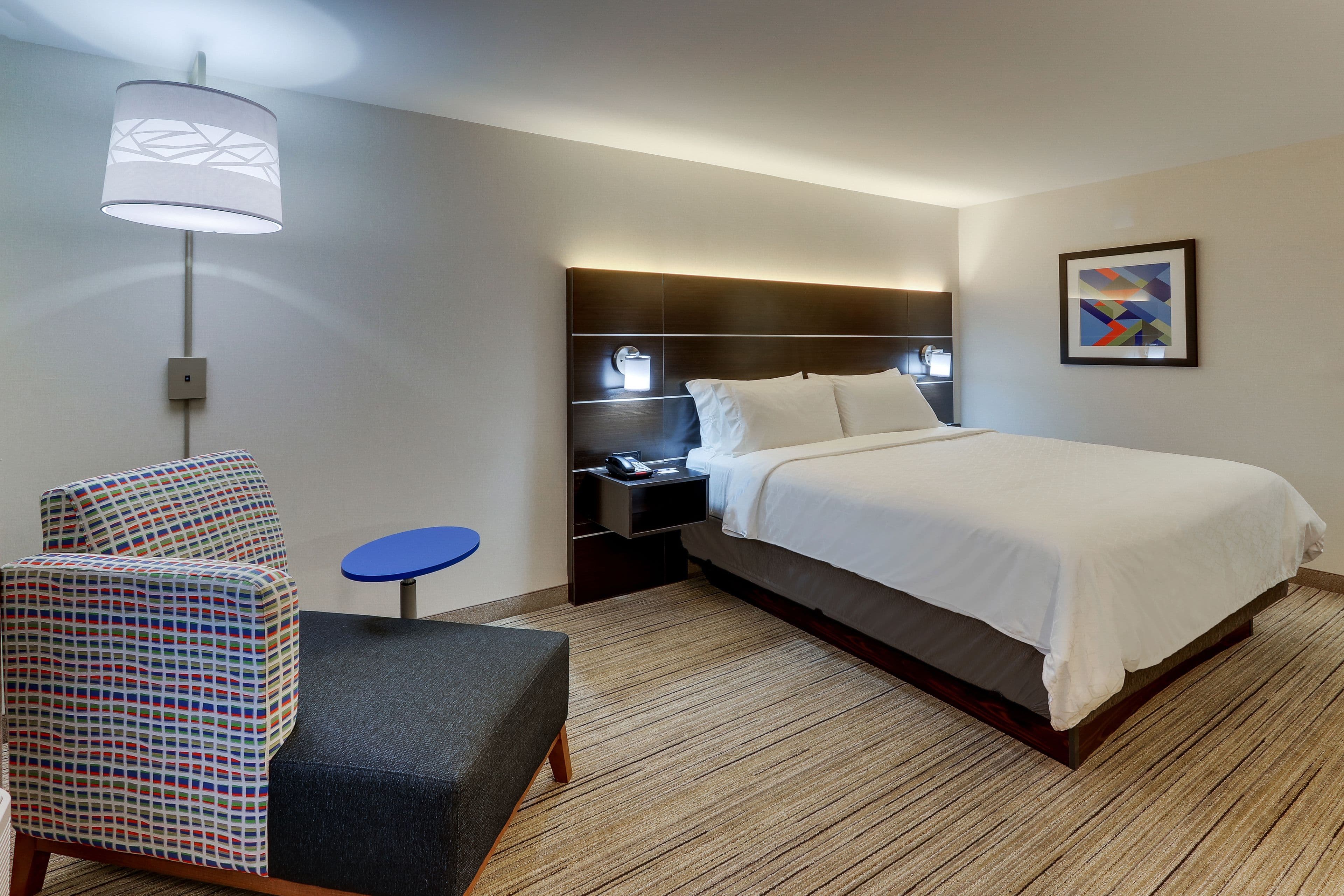 Holiday Inn Express & Suites Troy — 7
