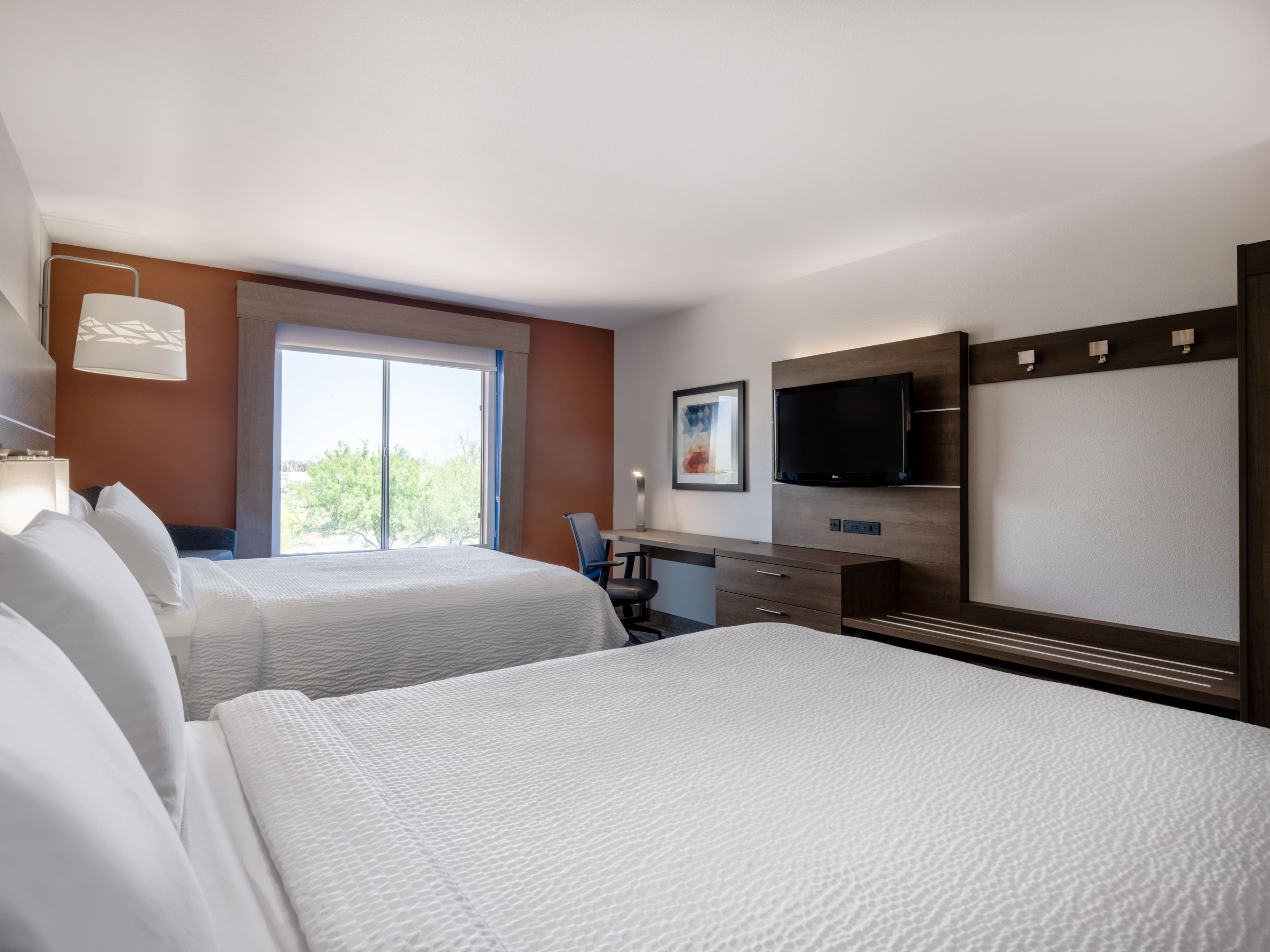 Holiday Inn Express & Suites Tucson — 36