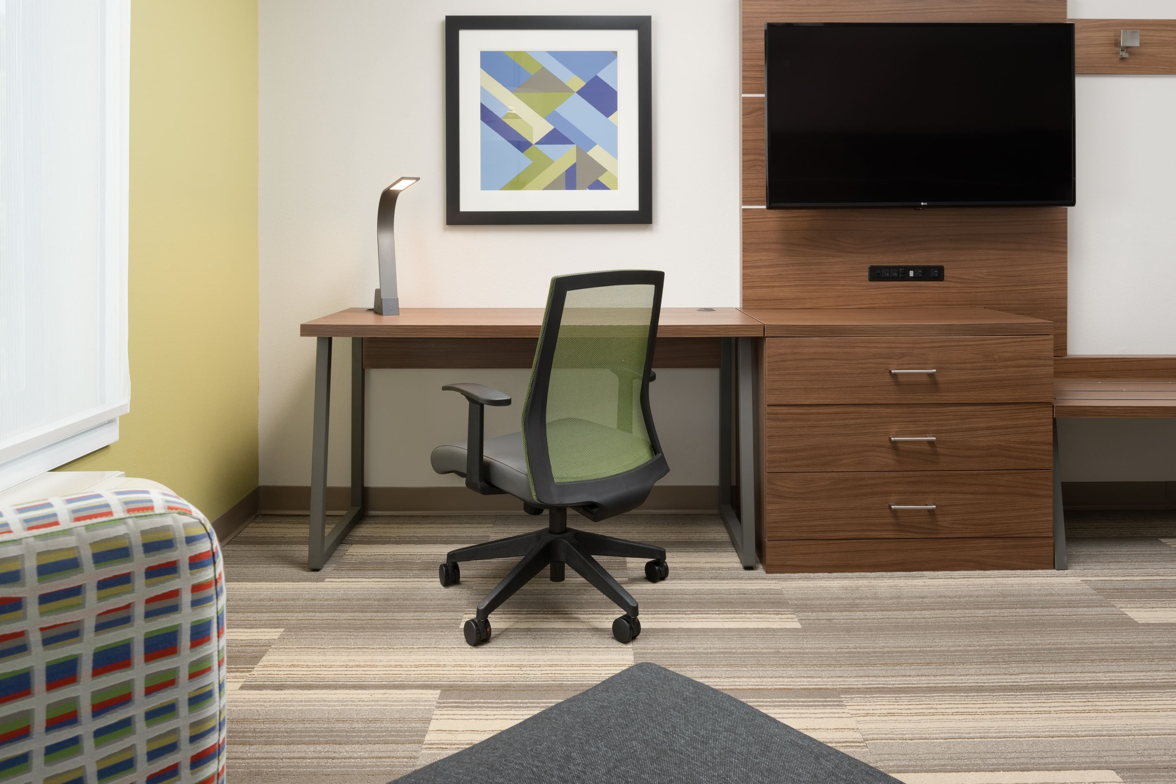 Holiday Inn Express & Suites Tullahoma - Image 4