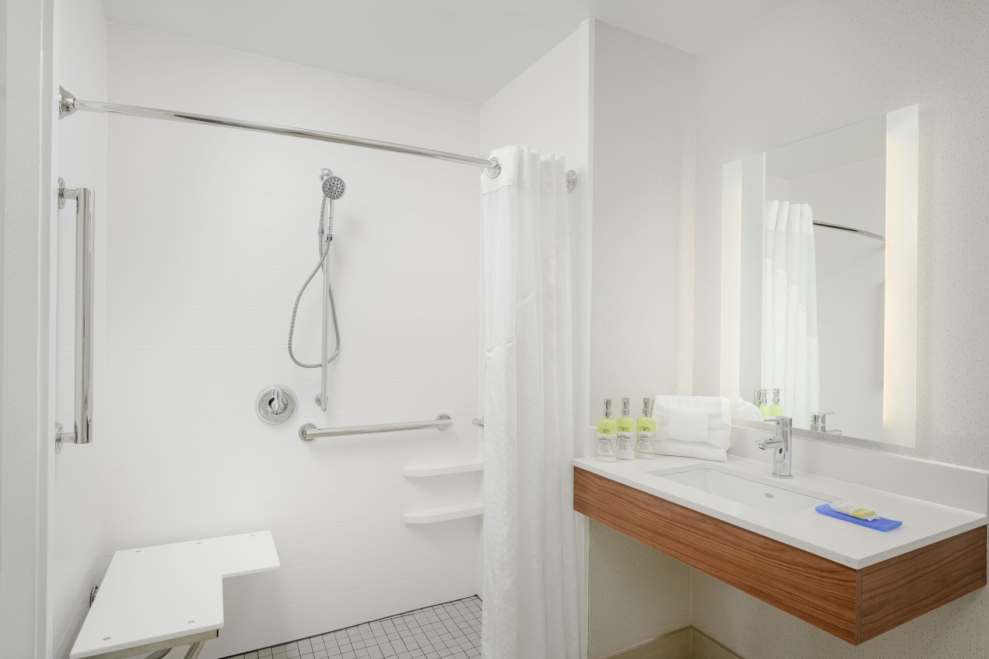 Holiday Inn Express & Suites Tullahoma — 26