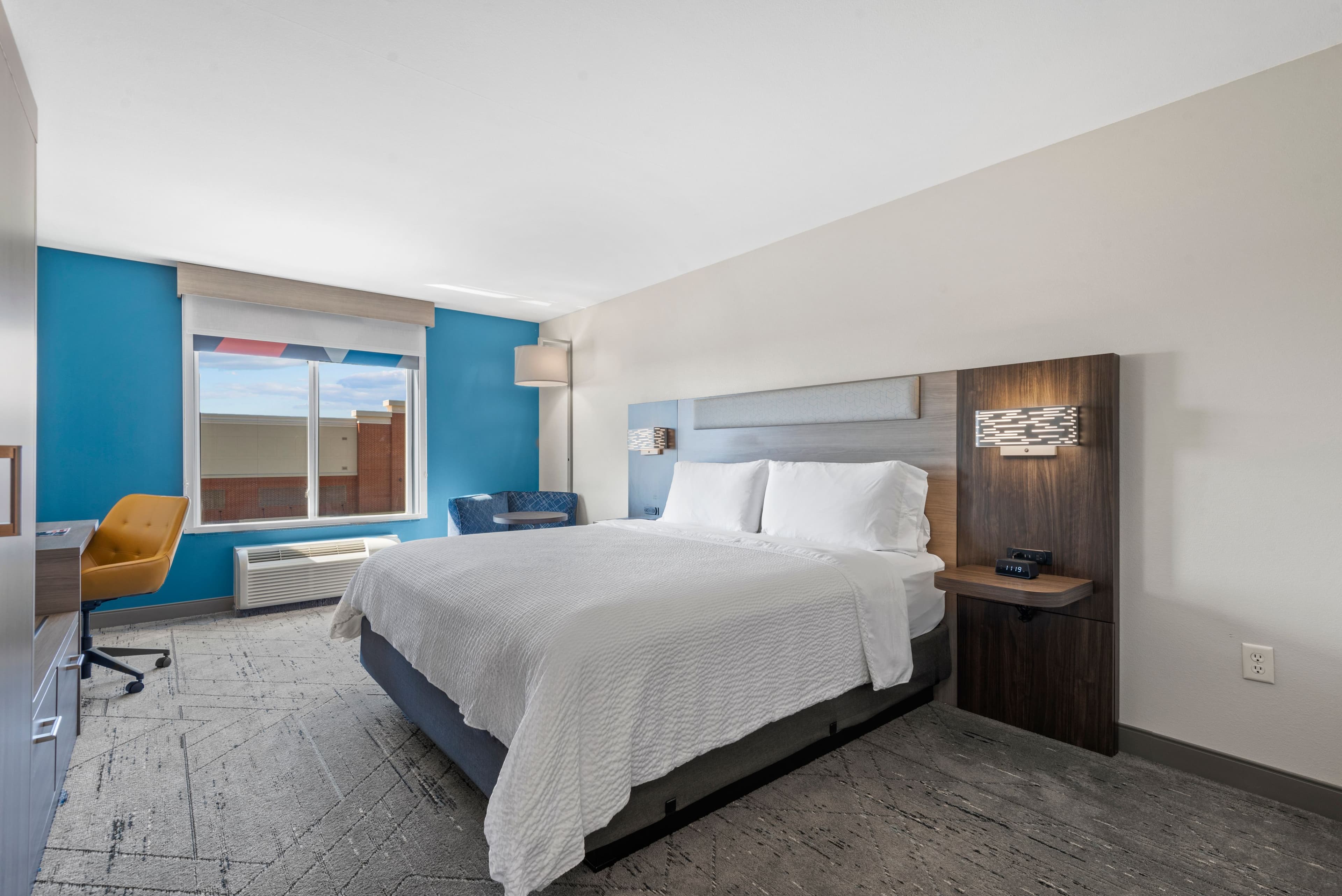 Holiday Inn Express & Suites Tulsa South Bixby — 3
