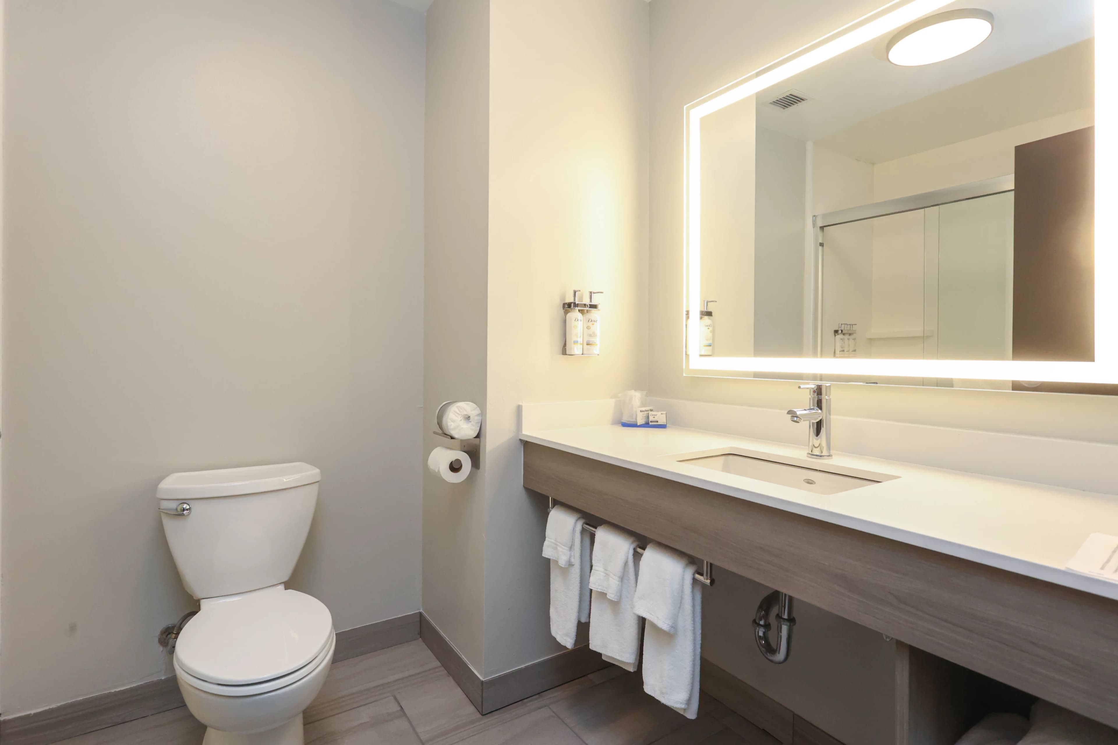 Holiday Inn Express & Suites Tulsa South Bixby — 14
