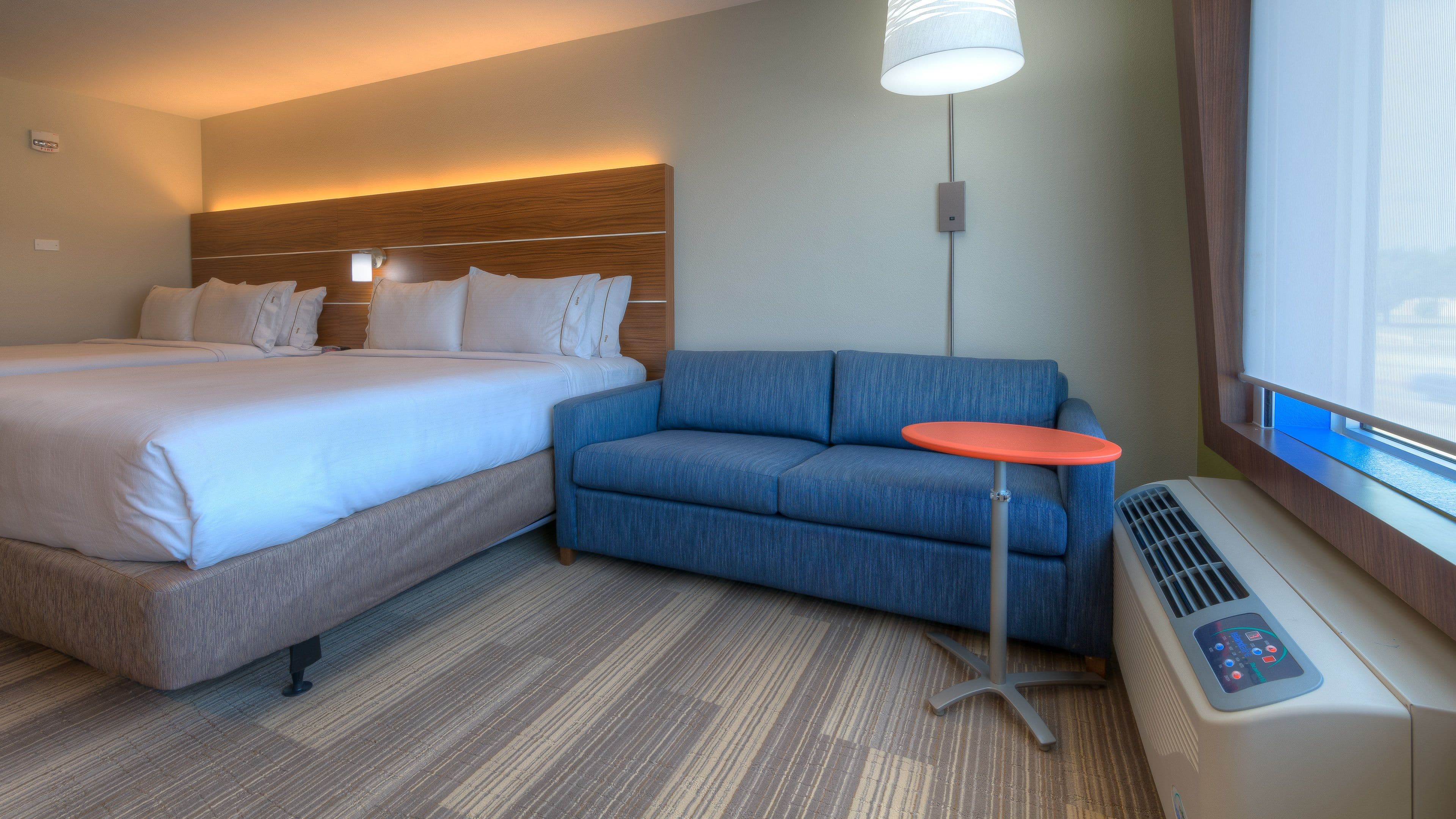 Holiday Inn Express & Suites Tulsa Midtown — 8